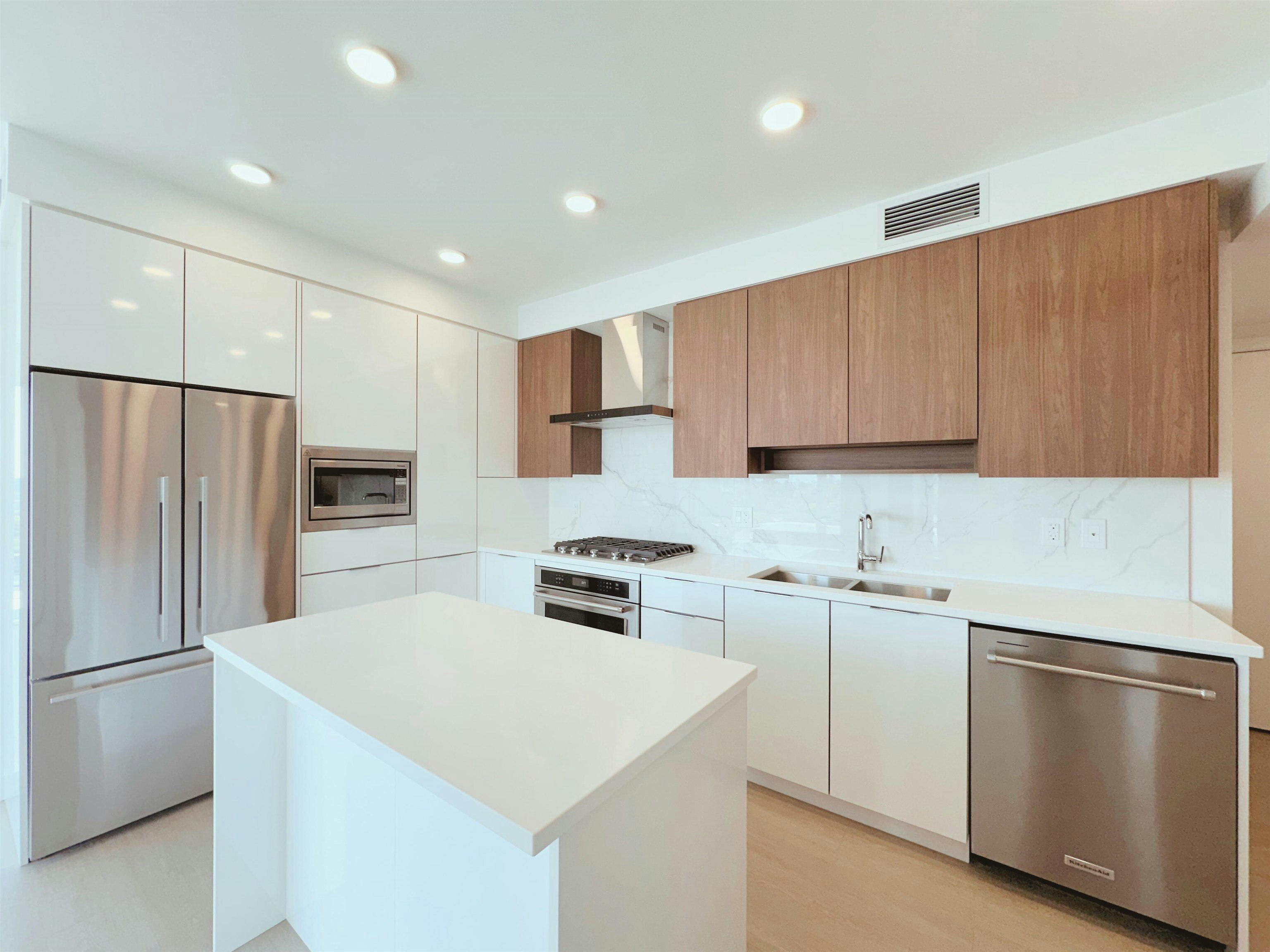601-7799 Park Crescent, Burnaby, BC, V3N 0J7 - 2