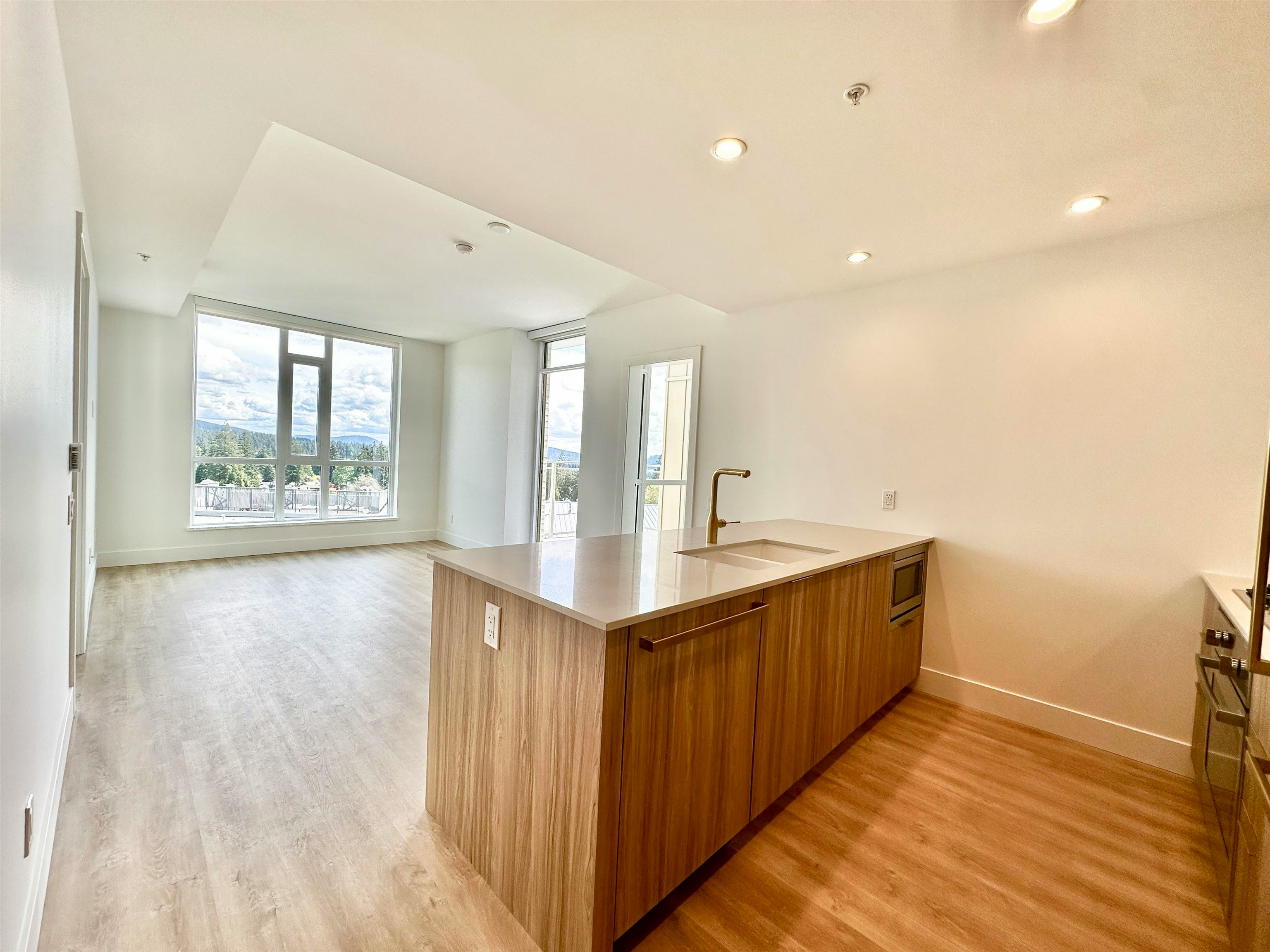 1004-2375 Emery Court, North Vancouver, BC, V7J 0E9 - 6