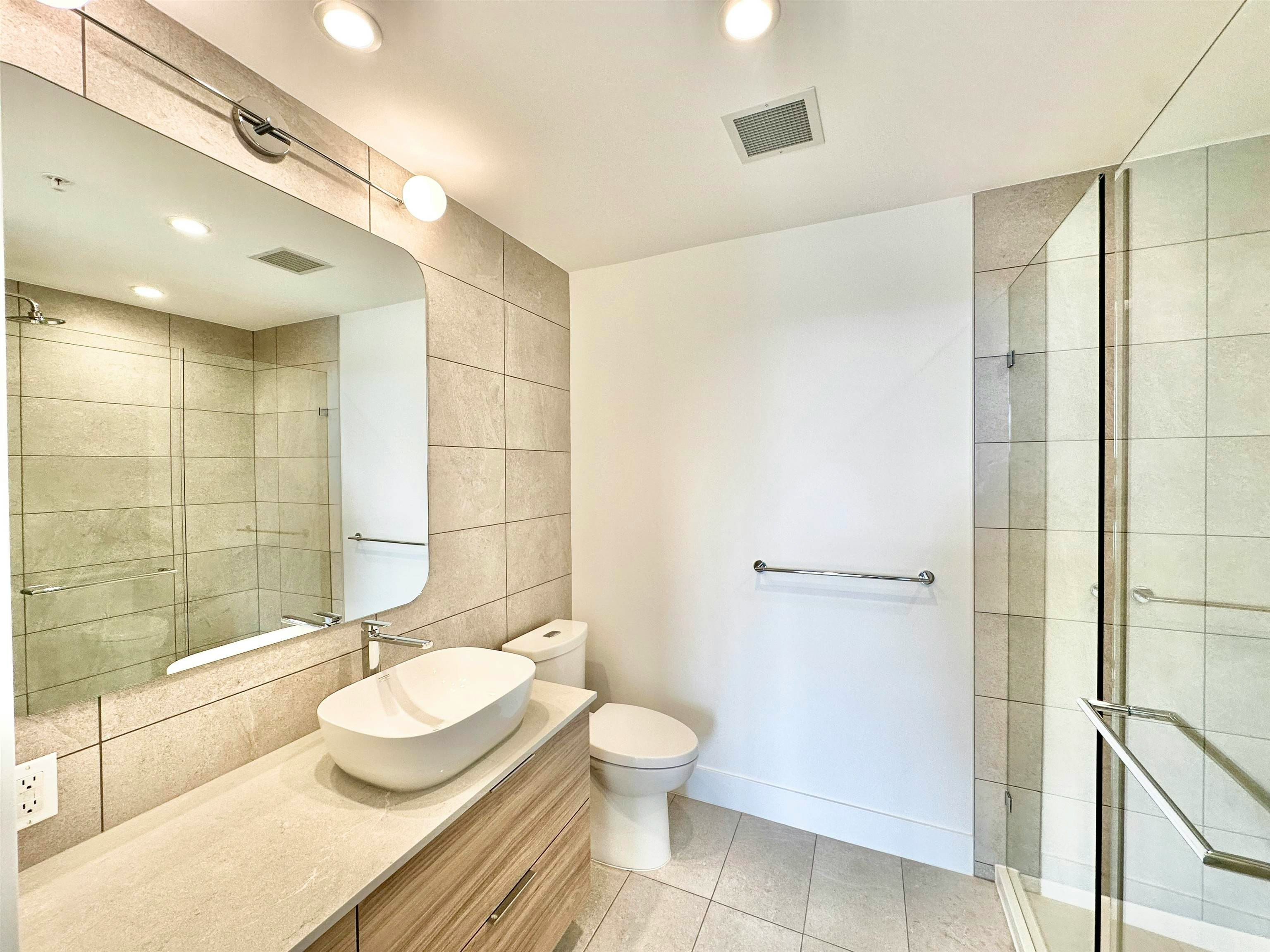 1004-2375 Emery Court, North Vancouver, BC, V7J 0E9 - 9