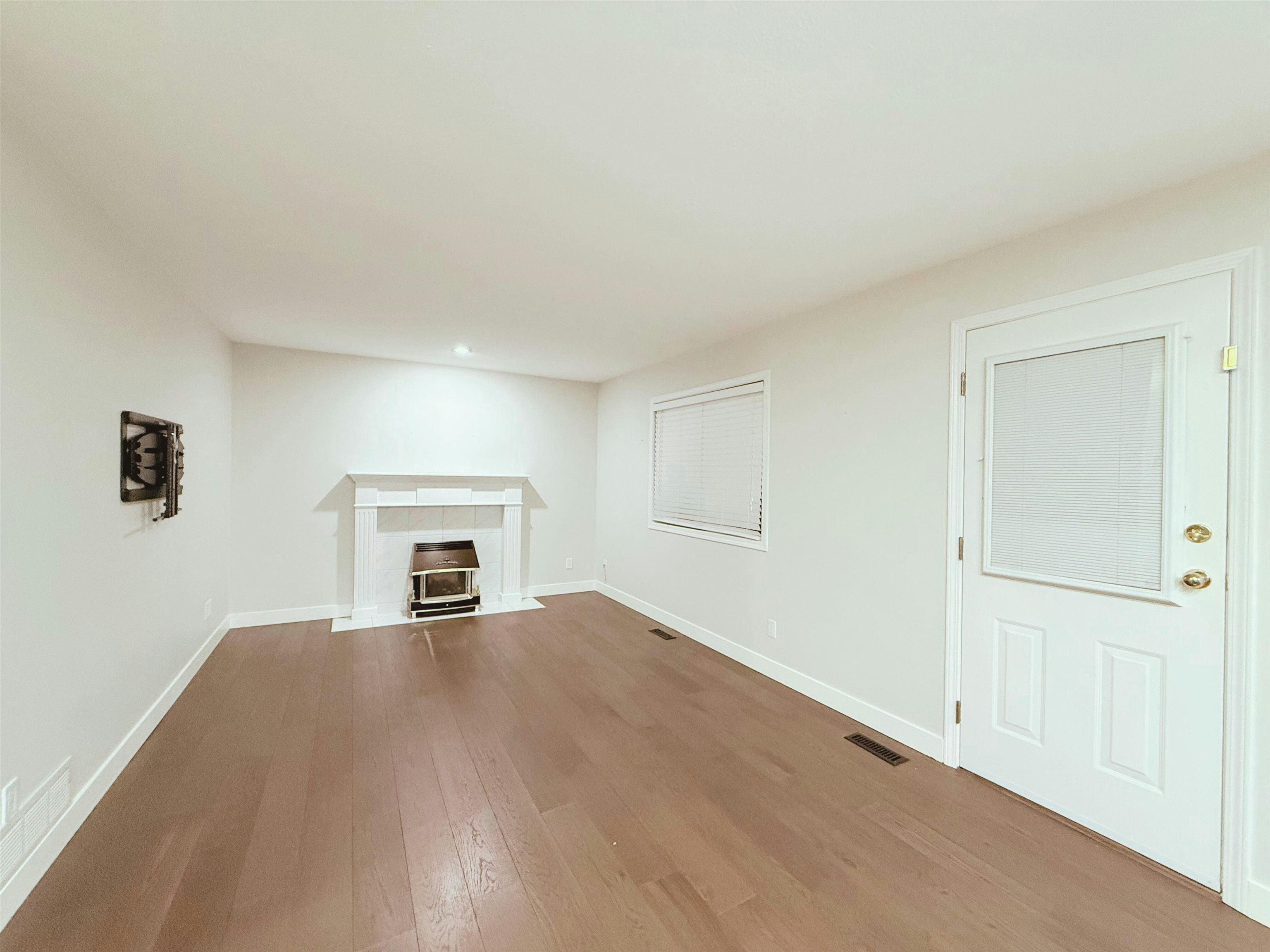 14665 84a Avenue, Surrey, BC, V3S 7V5 - 2