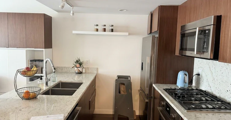 8XX-8699 Hazelbridge Way, Richmond, BC, V6X 0T4 - 3