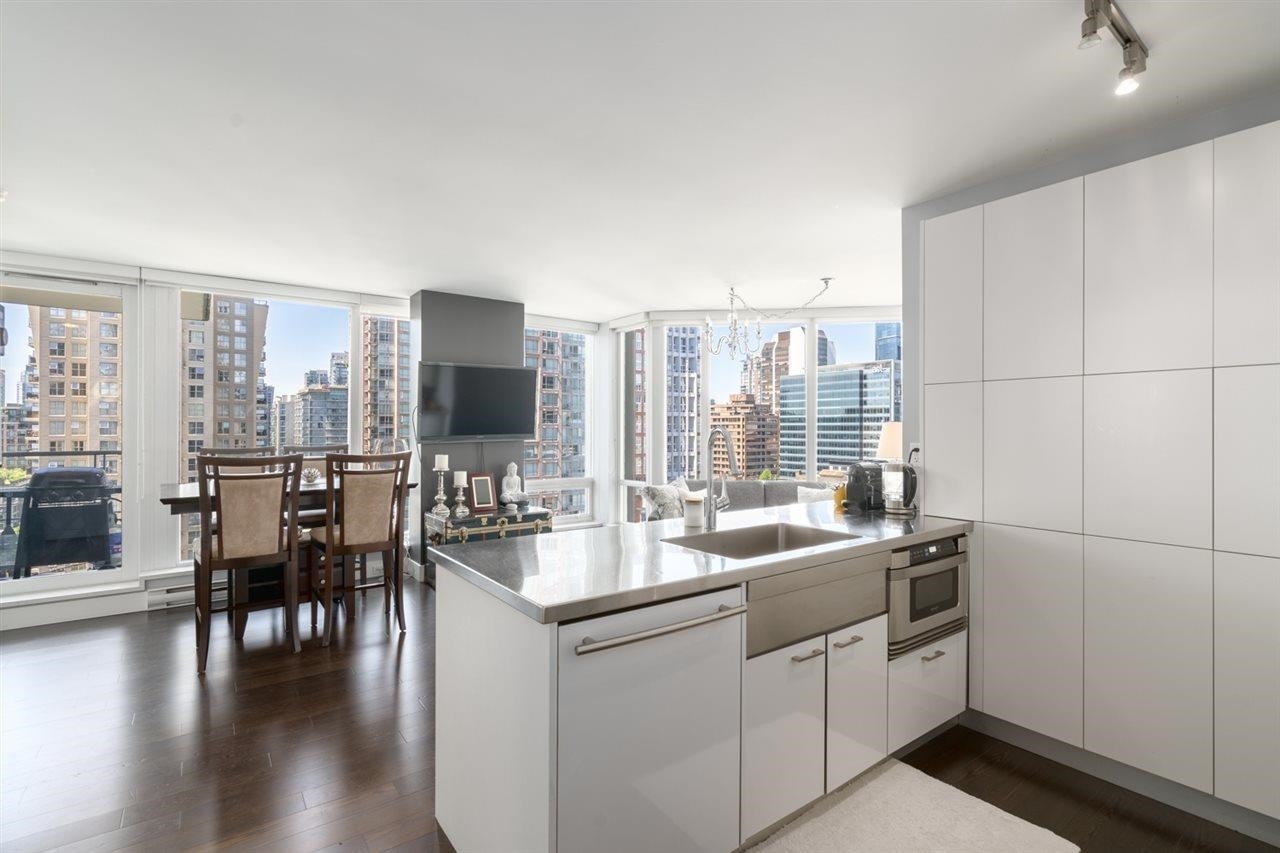 1207-535 Smithe Street, Vancouver, BC, V6B 0H2 - 3