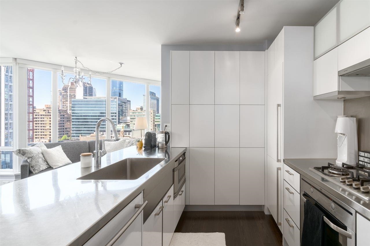 1207-535 Smithe Street, Vancouver, BC, V6B 0H2 - 4