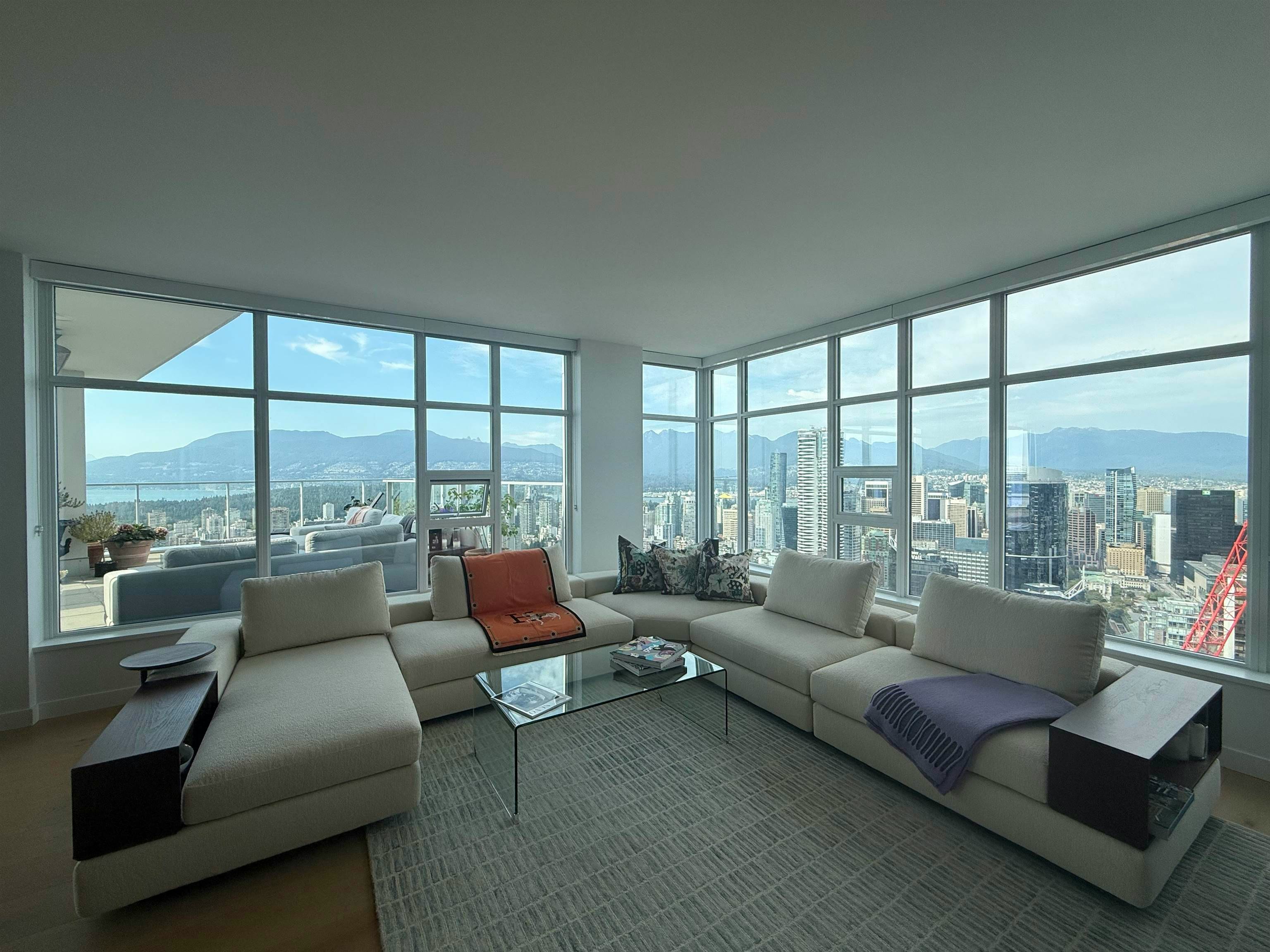 WITHHELD Withheld, Vancouver, BC, V6Z 0G7 - 13