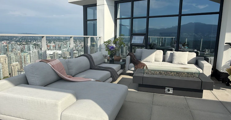 WITHHELD Withheld, Vancouver, BC, V6Z 0G7 - 26