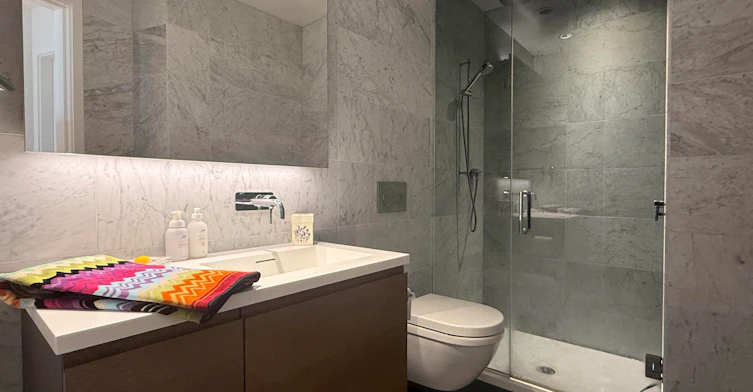 WITHHELD Withheld, Vancouver, BC, V6Z 0G7 - 21