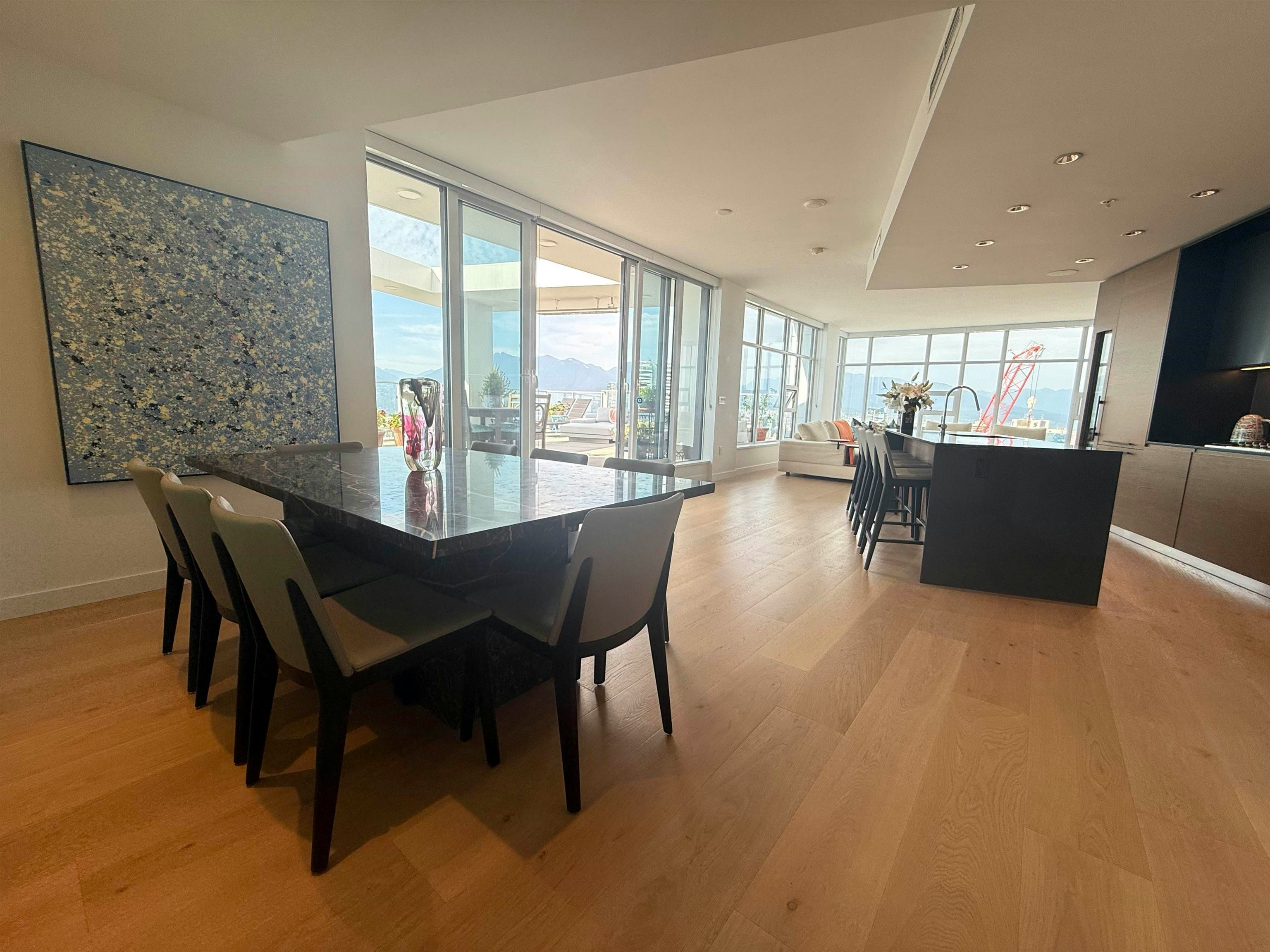 WITHHELD Withheld, Vancouver, BC, V6Z 0G7 - 6