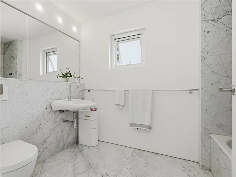 4056 W 36th Avenue, Vancouver, BC, V6N 2S9 - 29