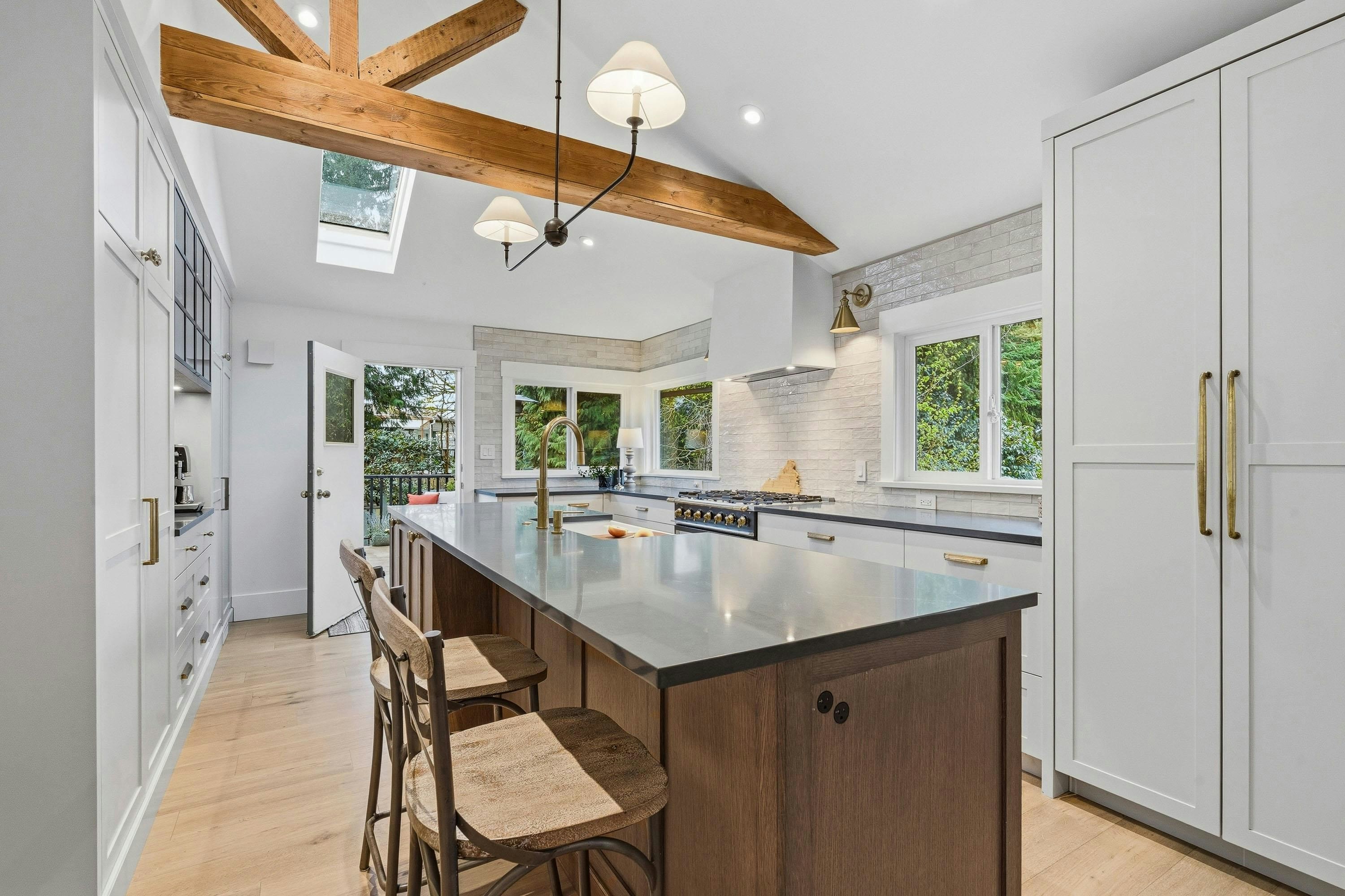 1335 Ridgewood Drive, North Vancouver, BC, V7R 1J4 - 10