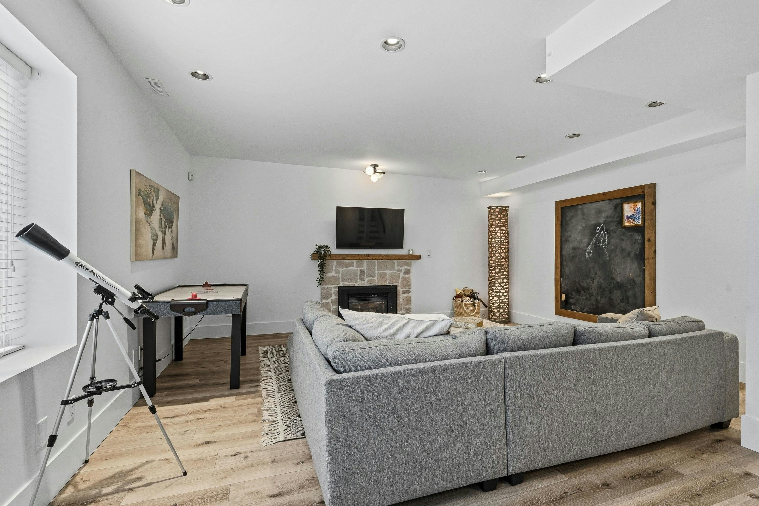 1335 Ridgewood Drive, North Vancouver, BC, V7R 1J4 - 26