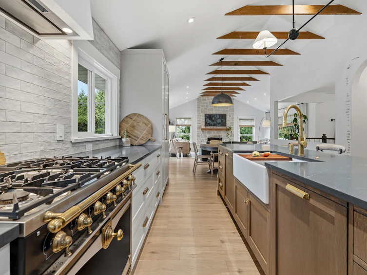 1335 Ridgewood Drive, North Vancouver, BC, V7R 1J4 - 12