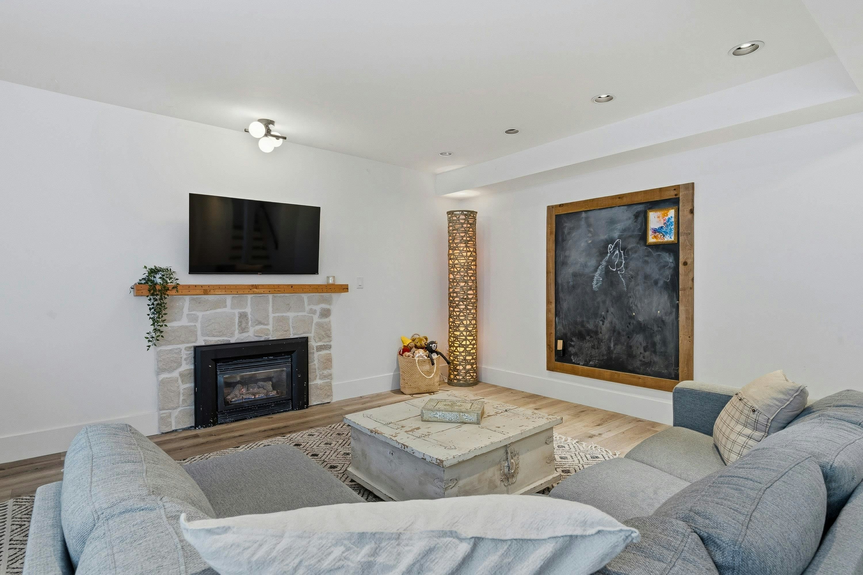 1335 Ridgewood Drive, North Vancouver, BC, V7R 1J4 - 28