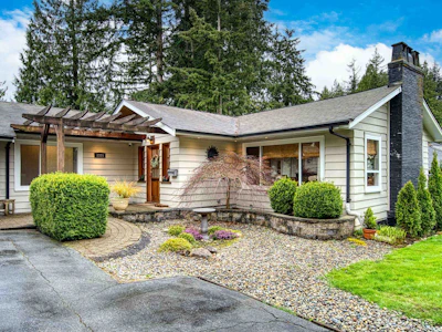 1335 Ridgewood Drive - 2