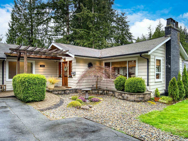 1335 Ridgewood Drive, North Vancouver, BC, V7R 1J4 - 2