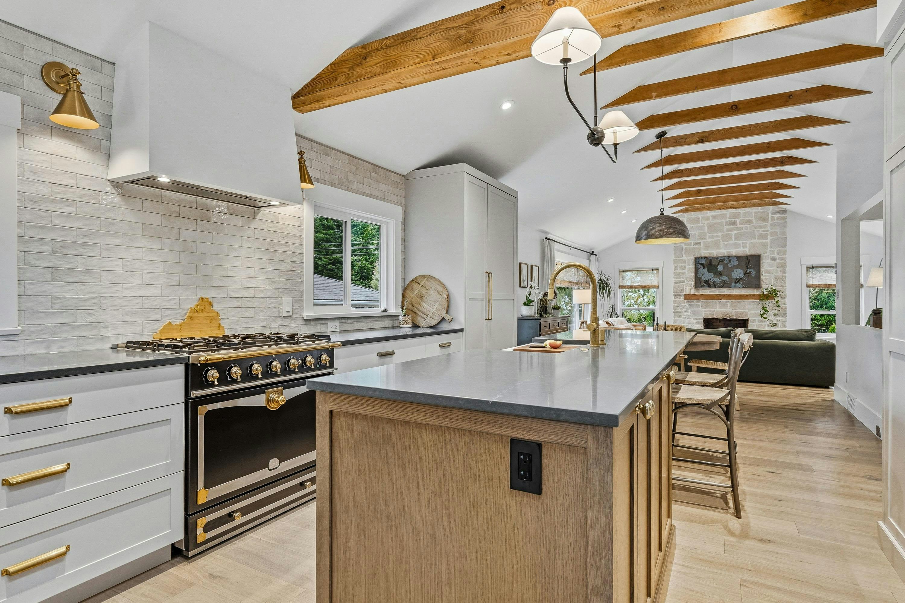 1335 Ridgewood Drive, North Vancouver, BC, V7R 1J4 - 15