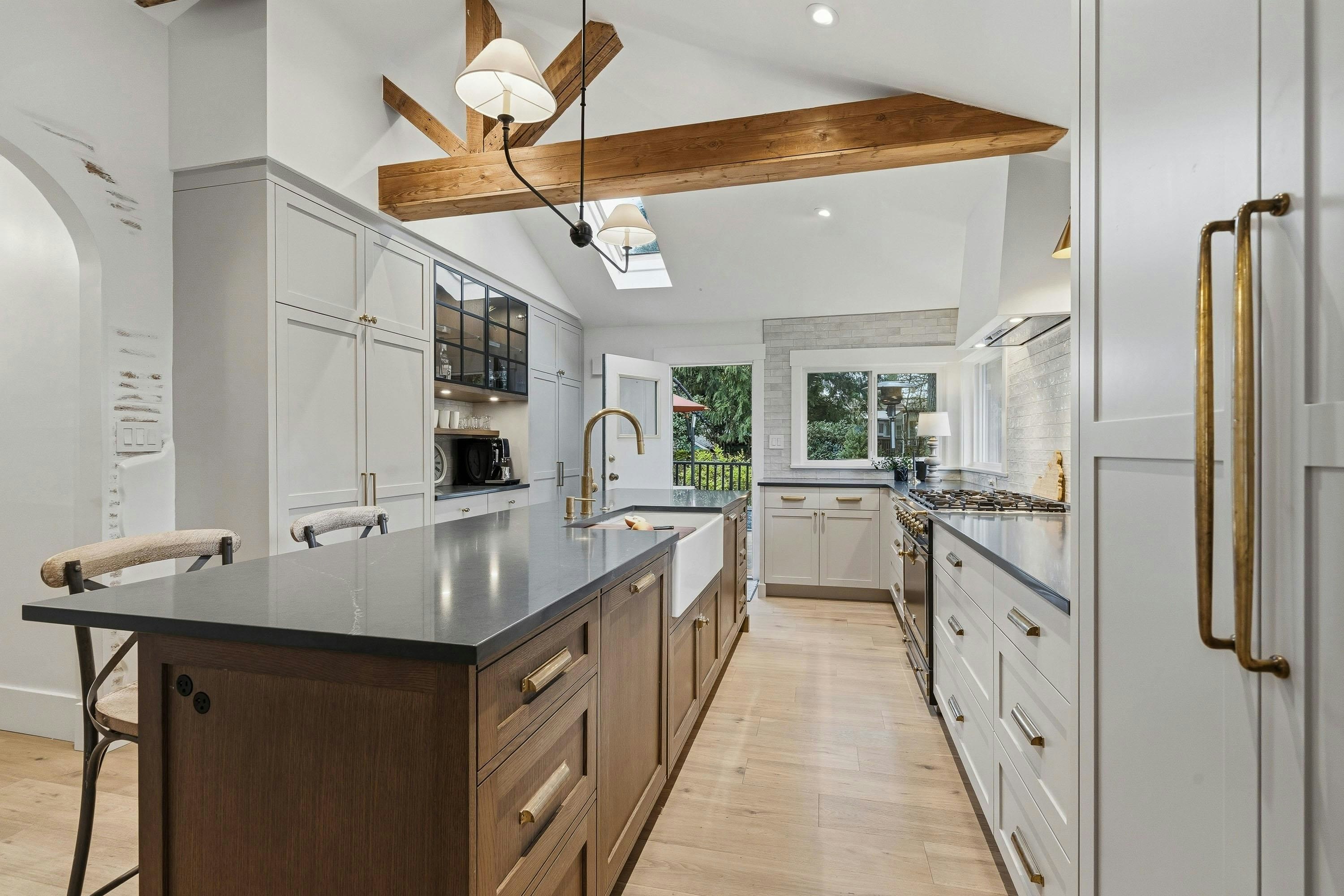 1335 Ridgewood Drive, North Vancouver, BC, V7R 1J4 - 13