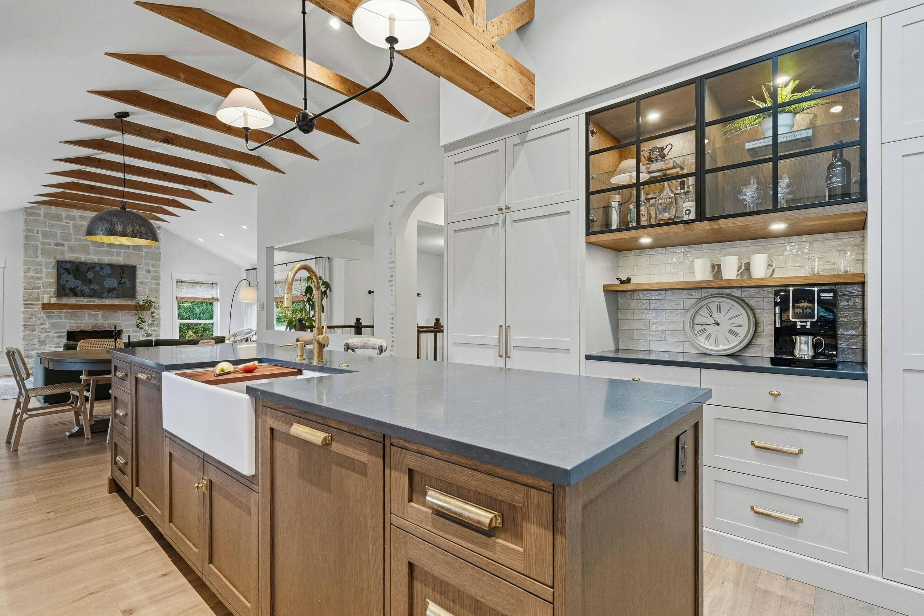 1335 Ridgewood Drive, North Vancouver, BC, V7R 1J4 - 16