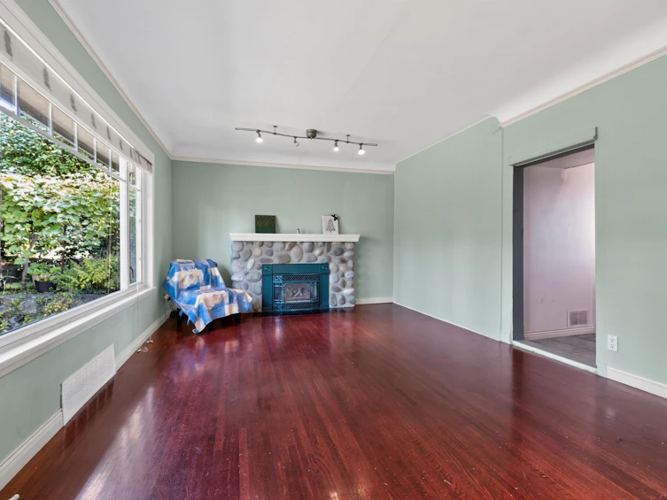 341 W 24th Street, North Vancouver, BC, V7M 2C7 - 6