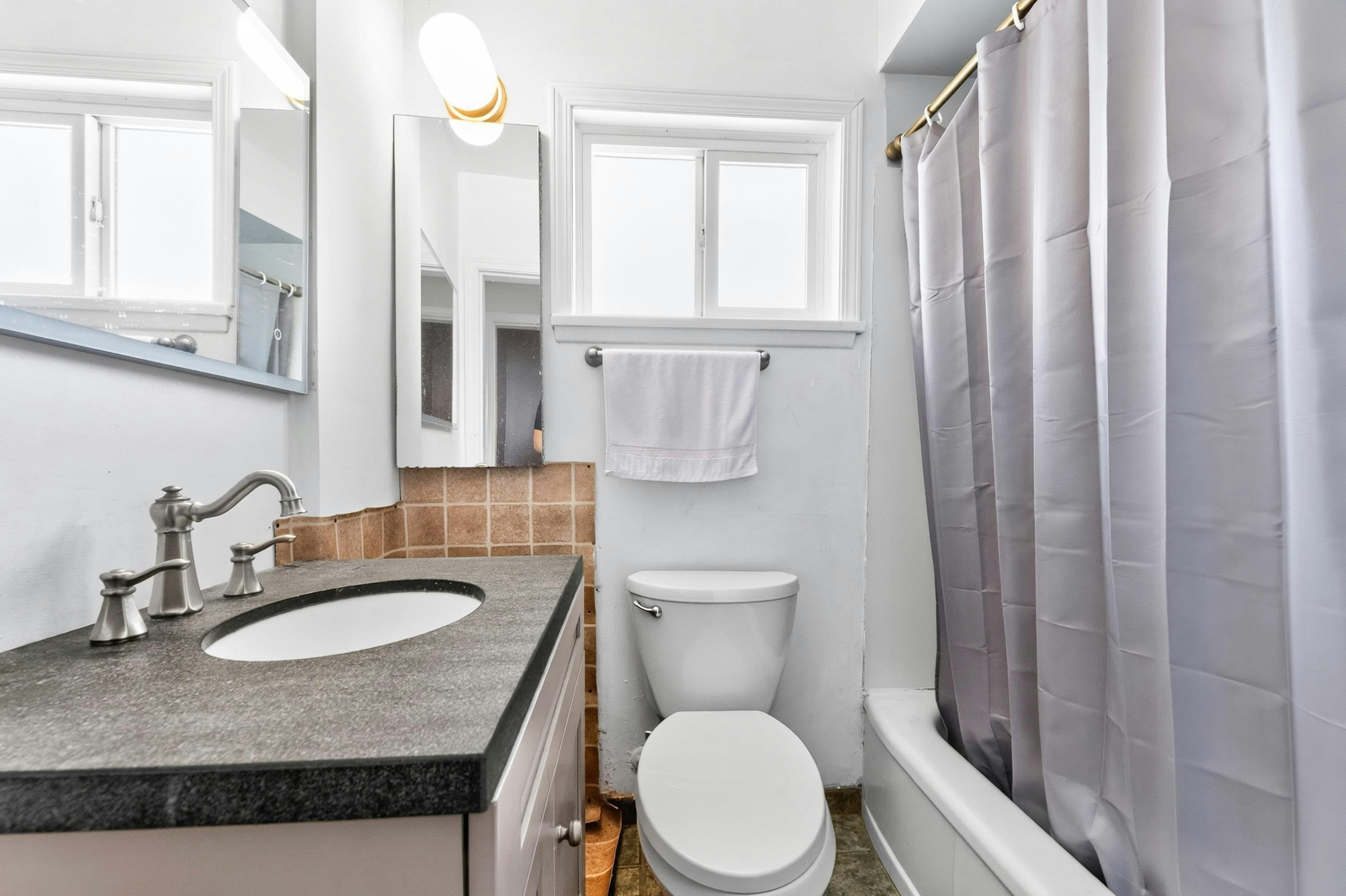 341 W 24th Street, North Vancouver, BC, V7M 2C7 - 12