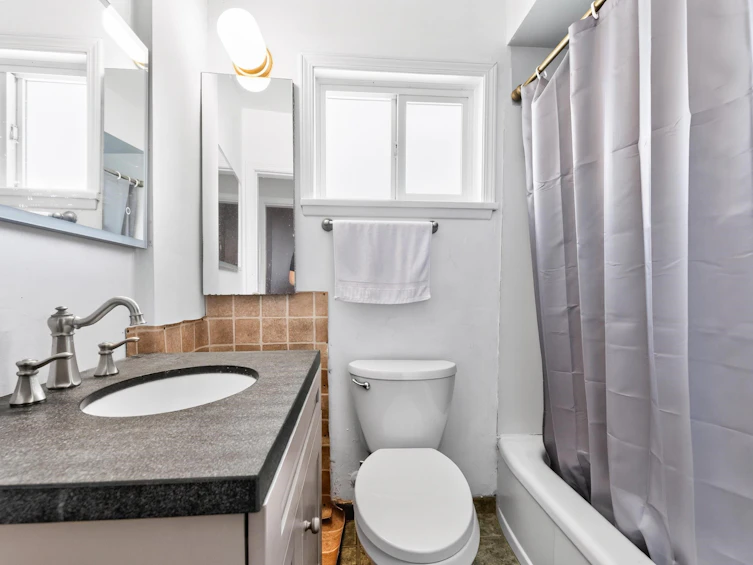 341 W 24th Street, North Vancouver, BC, V7M 2C7 - 12