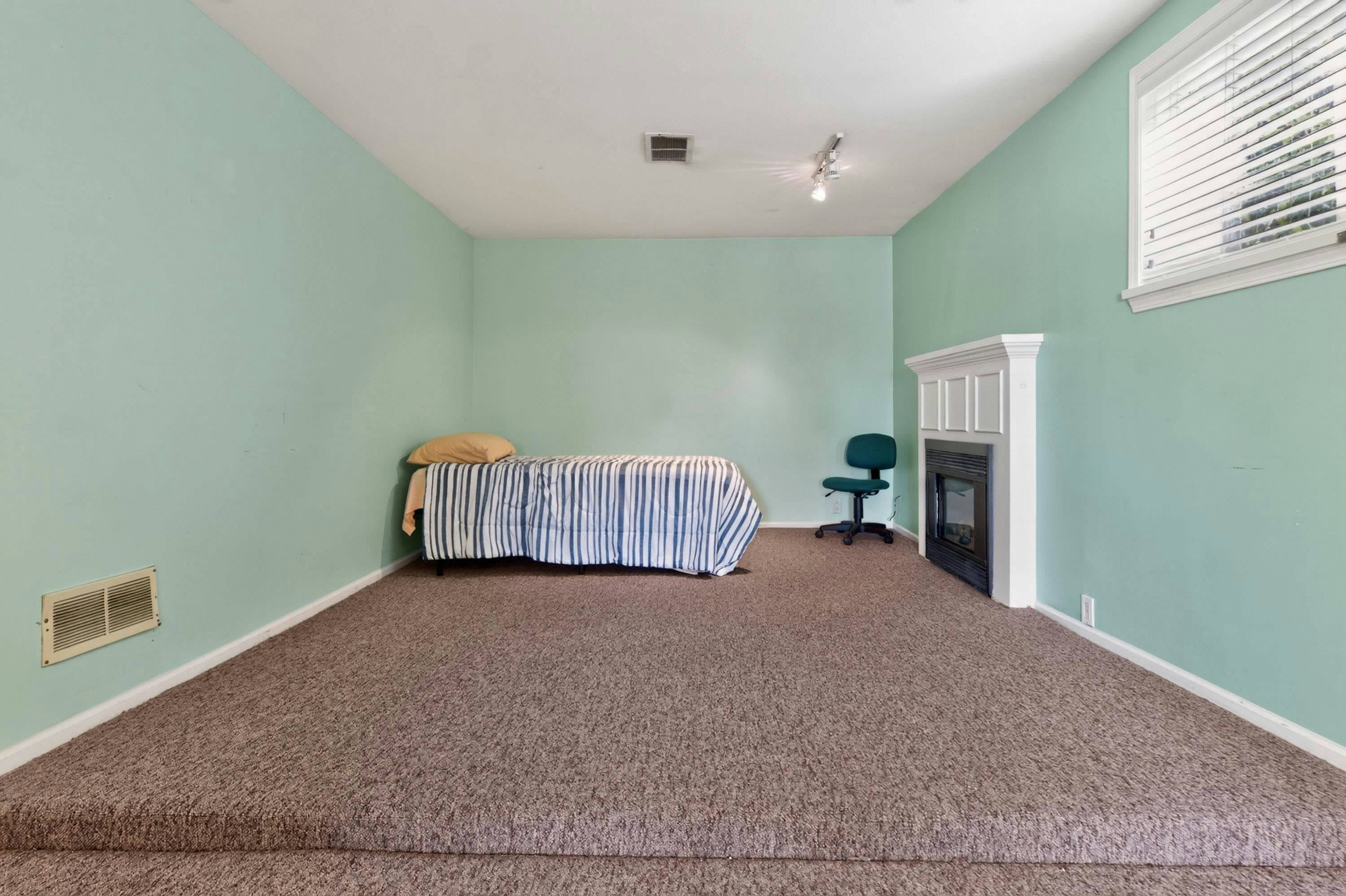 341 W 24th Street, North Vancouver, BC, V7M 2C7 - 21