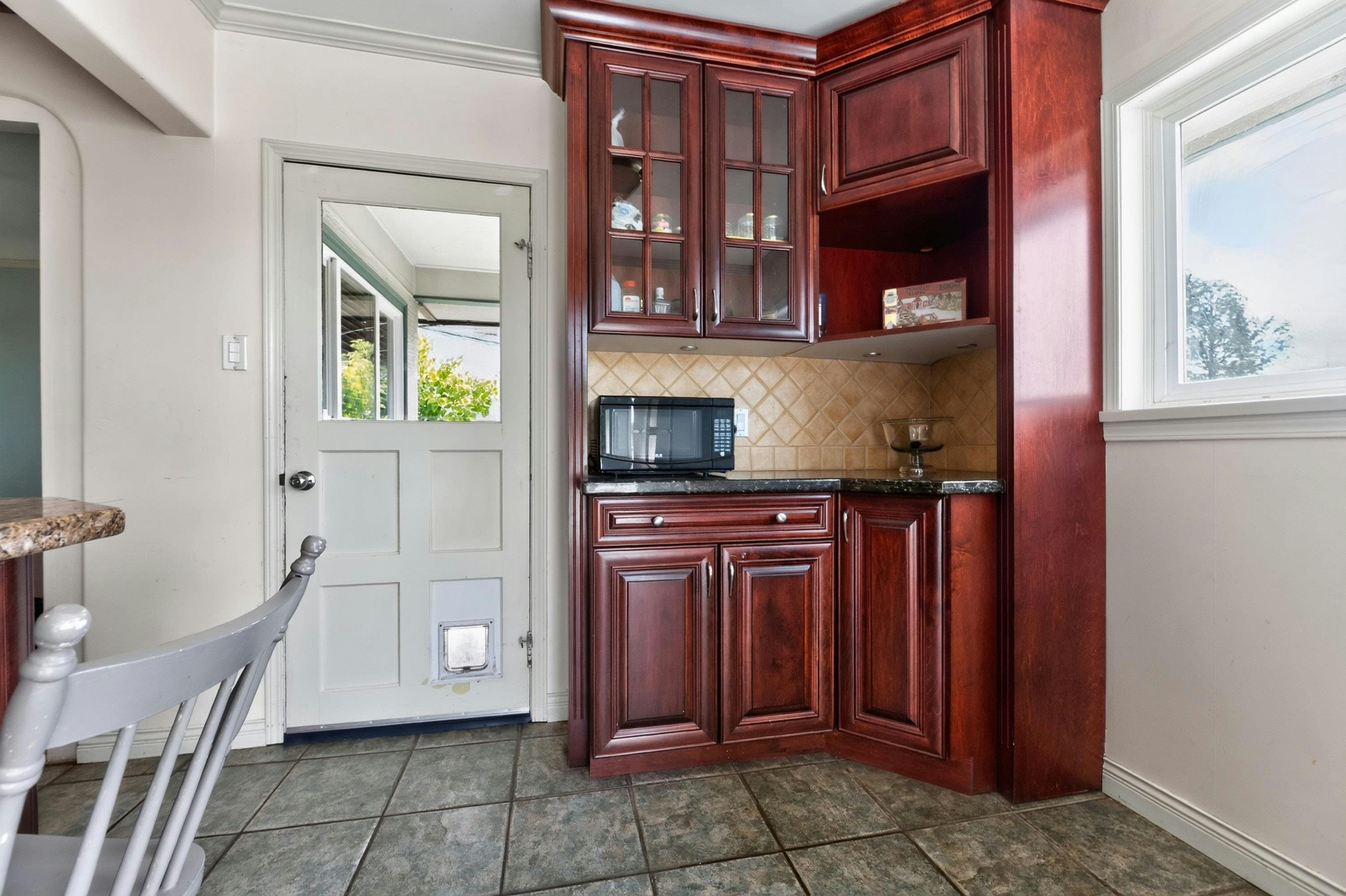 341 W 24th Street, North Vancouver, BC, V7M 2C7 - 11