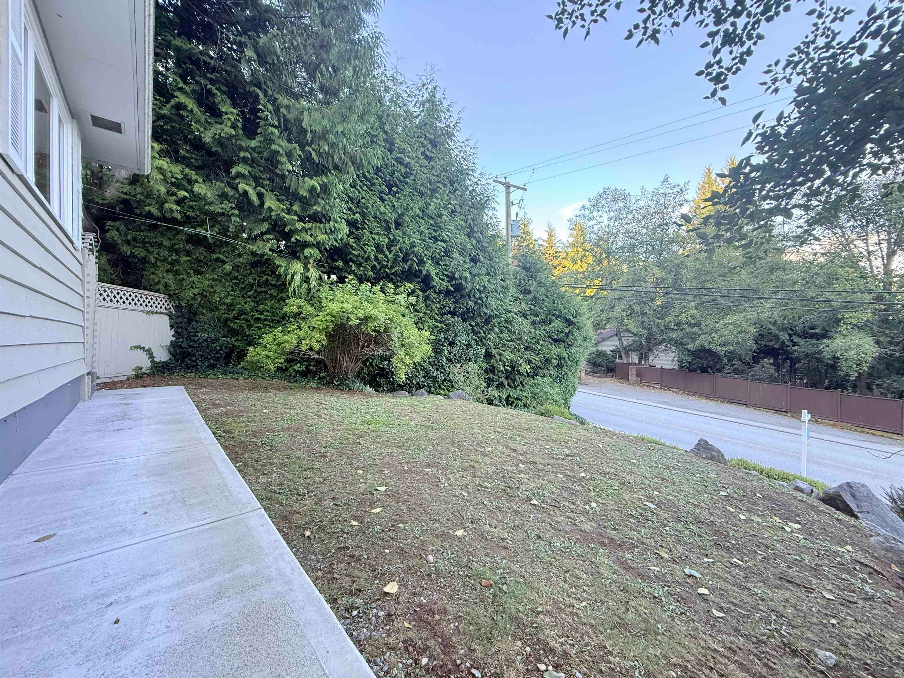 111 Bonnymuir Drive, West Vancouver, BC, V7S 1L4 - 25