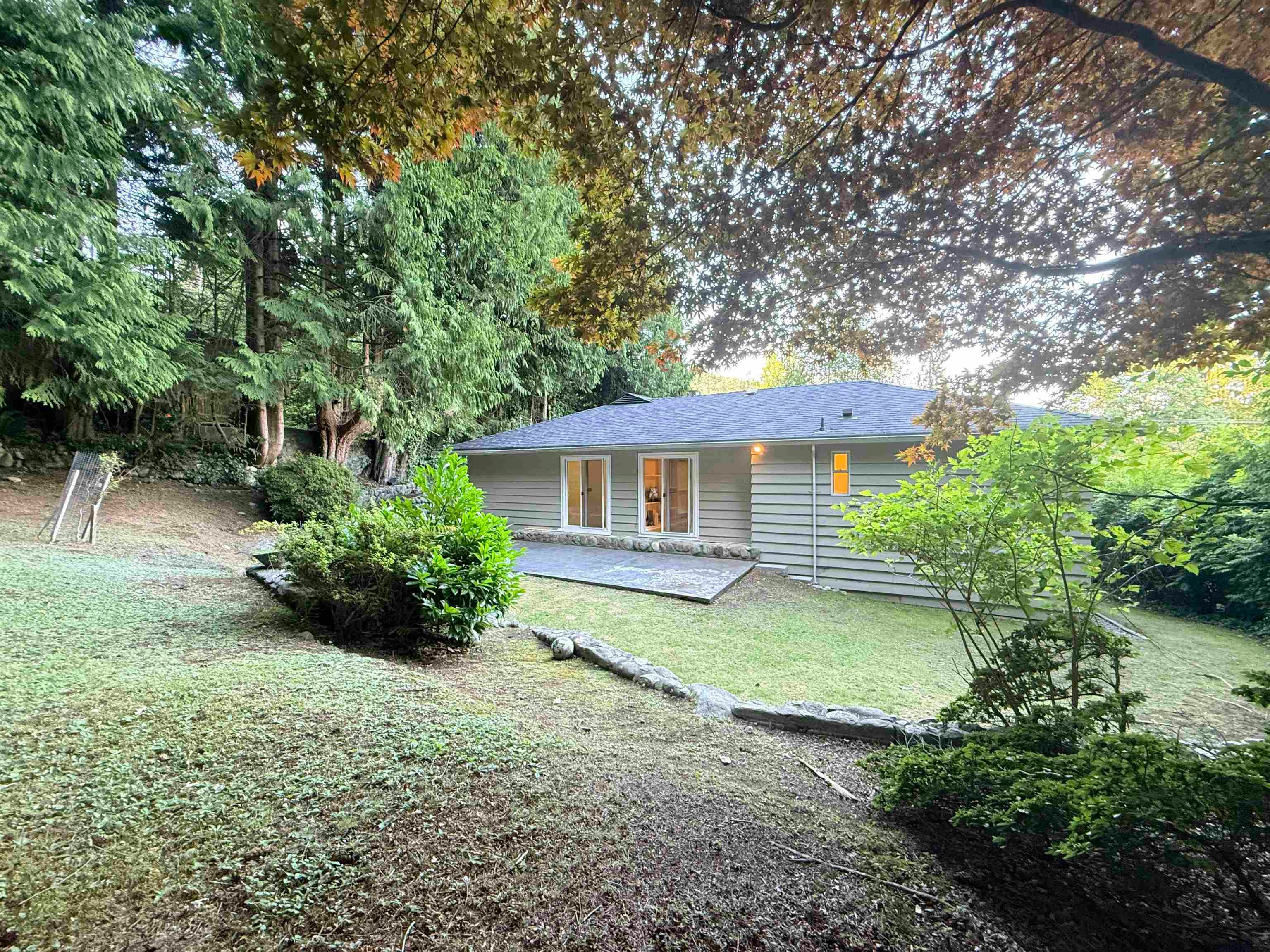 111 Bonnymuir Drive, West Vancouver, BC, V7S 1L4 - 21
