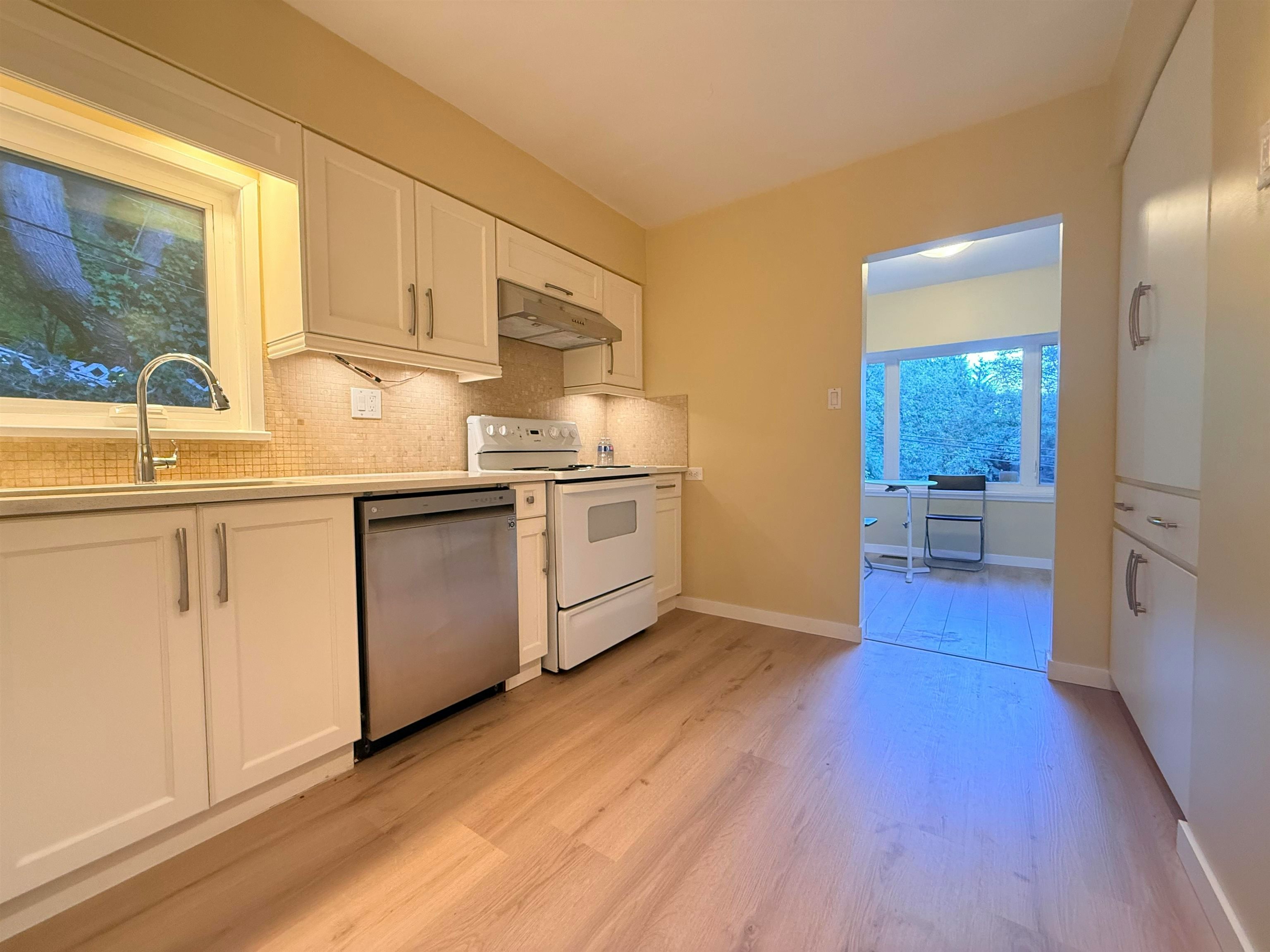 111 Bonnymuir Drive, West Vancouver, BC, V7S 1L4 - 6