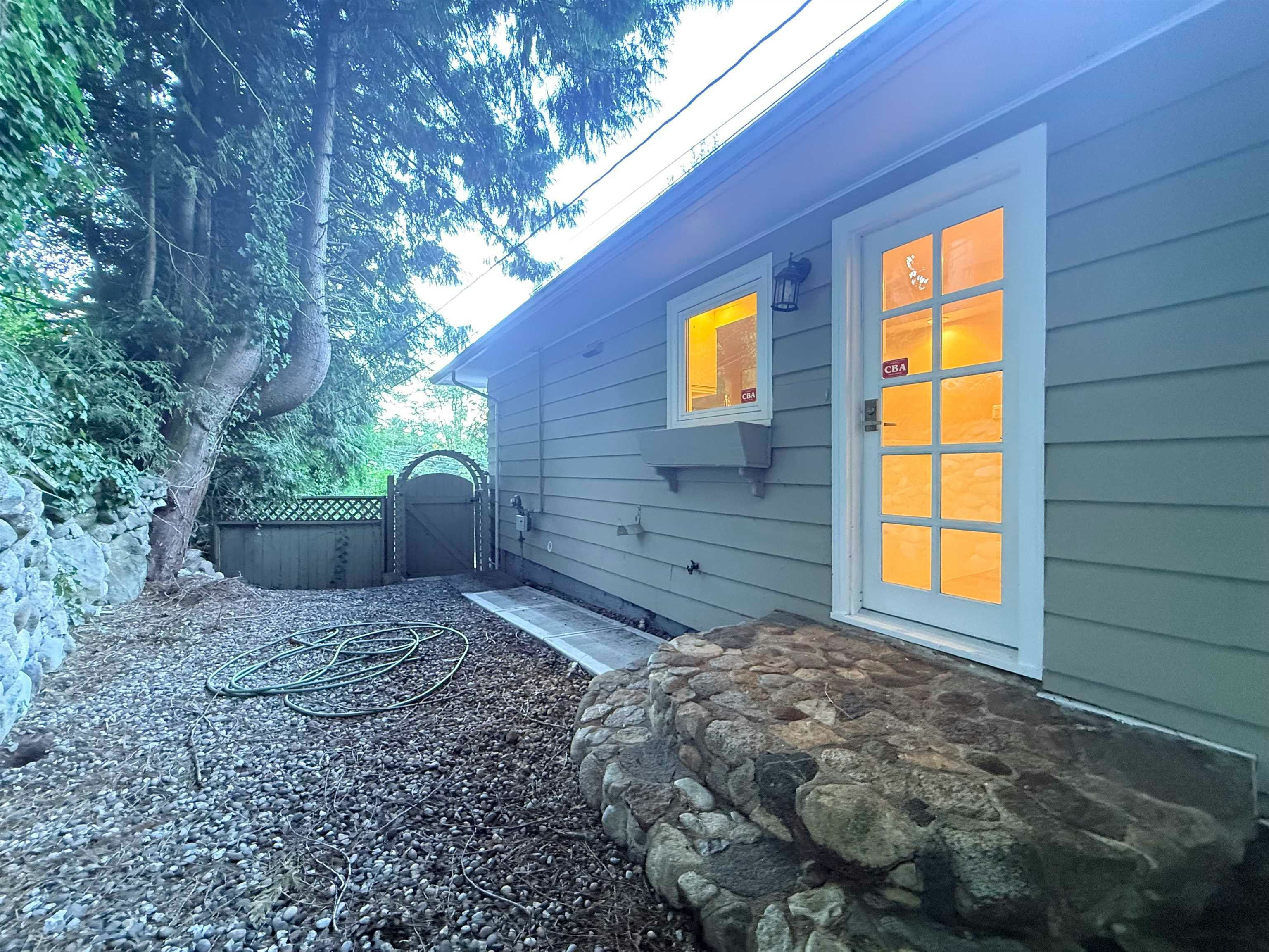 111 Bonnymuir Drive, West Vancouver, BC, V7S 1L4 - 23