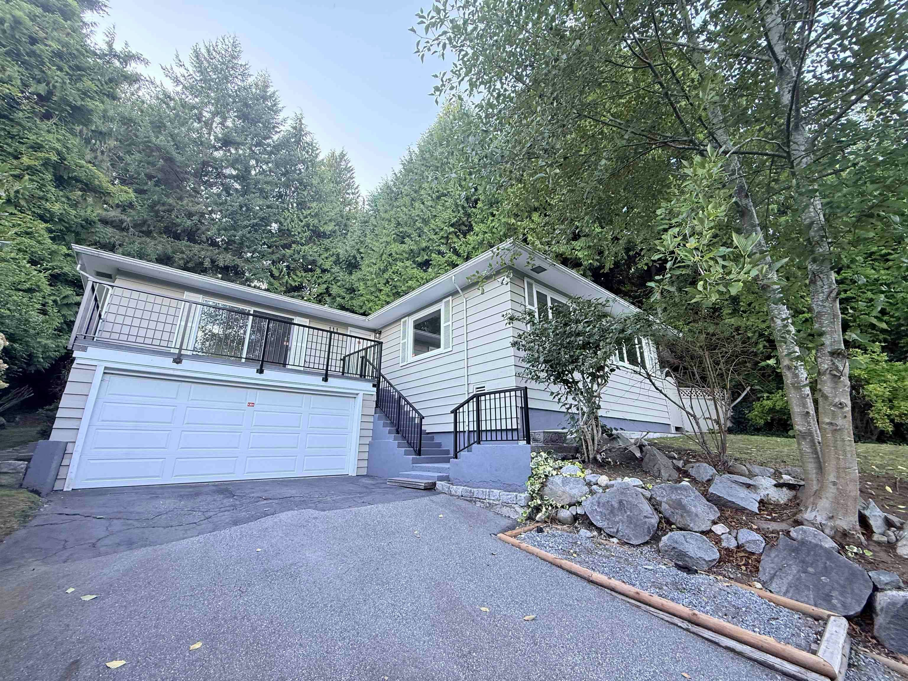 111 Bonnymuir Drive, West Vancouver, BC, V7S 1L4 - 27