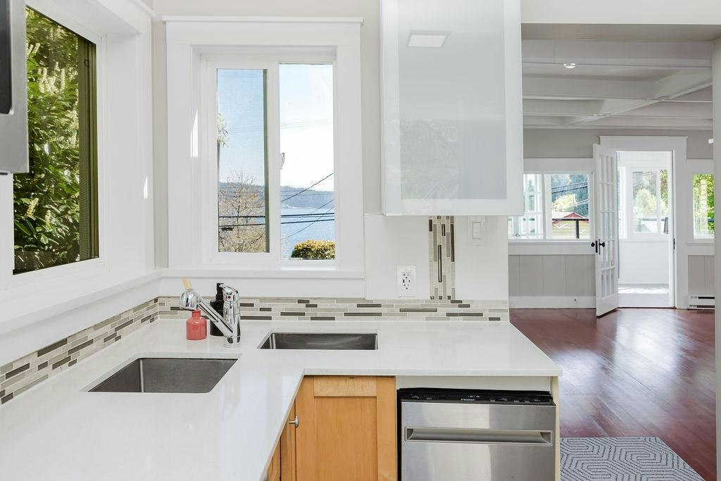 462 Central Avenue, Gibsons, BC, V0N 1V1 - 12