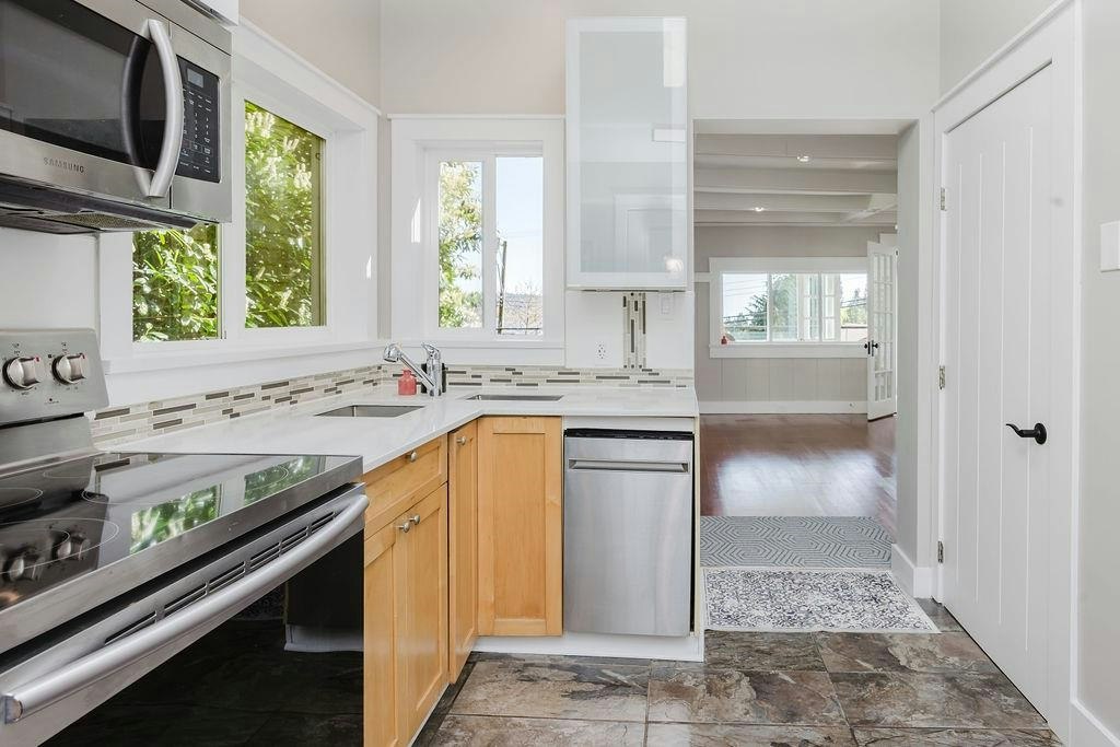 462 Central Avenue, Gibsons, BC, V0N 1V1 - 10