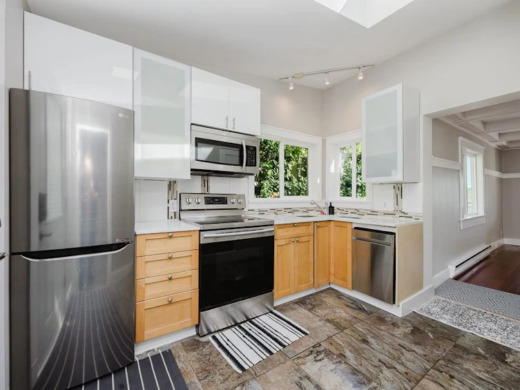 462 Central Avenue, Gibsons, BC, V0N 1V1 - 8