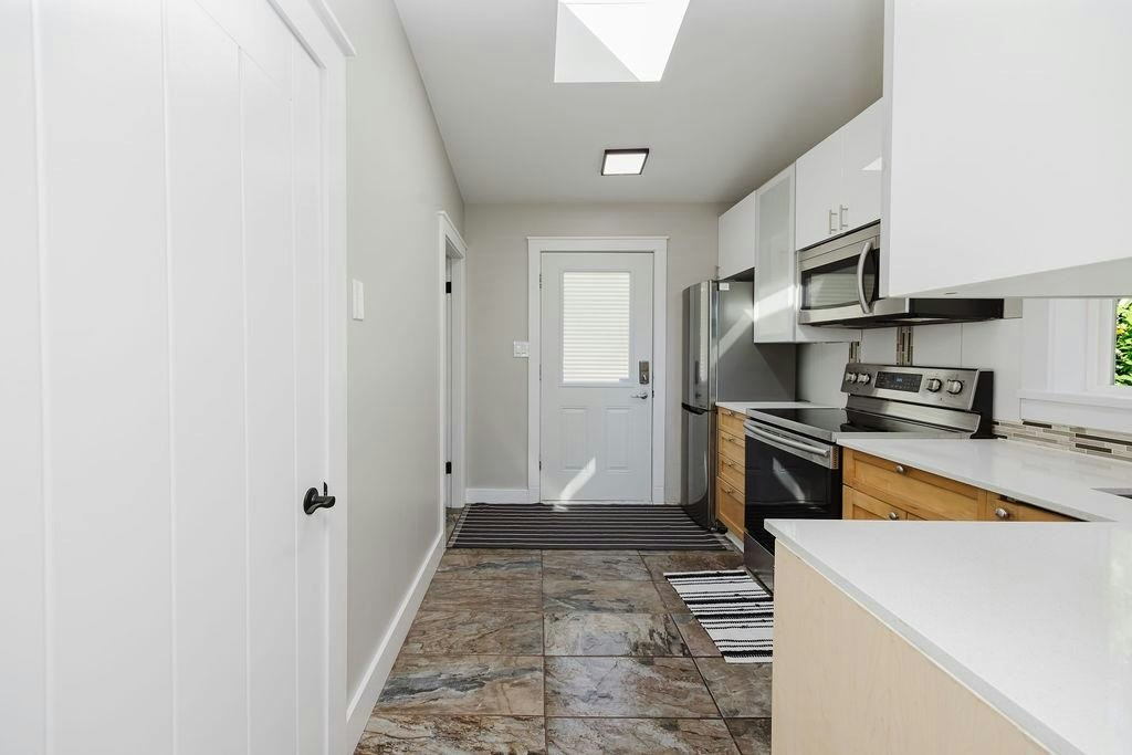462 Central Avenue, Gibsons, BC, V0N 1V1 - 14