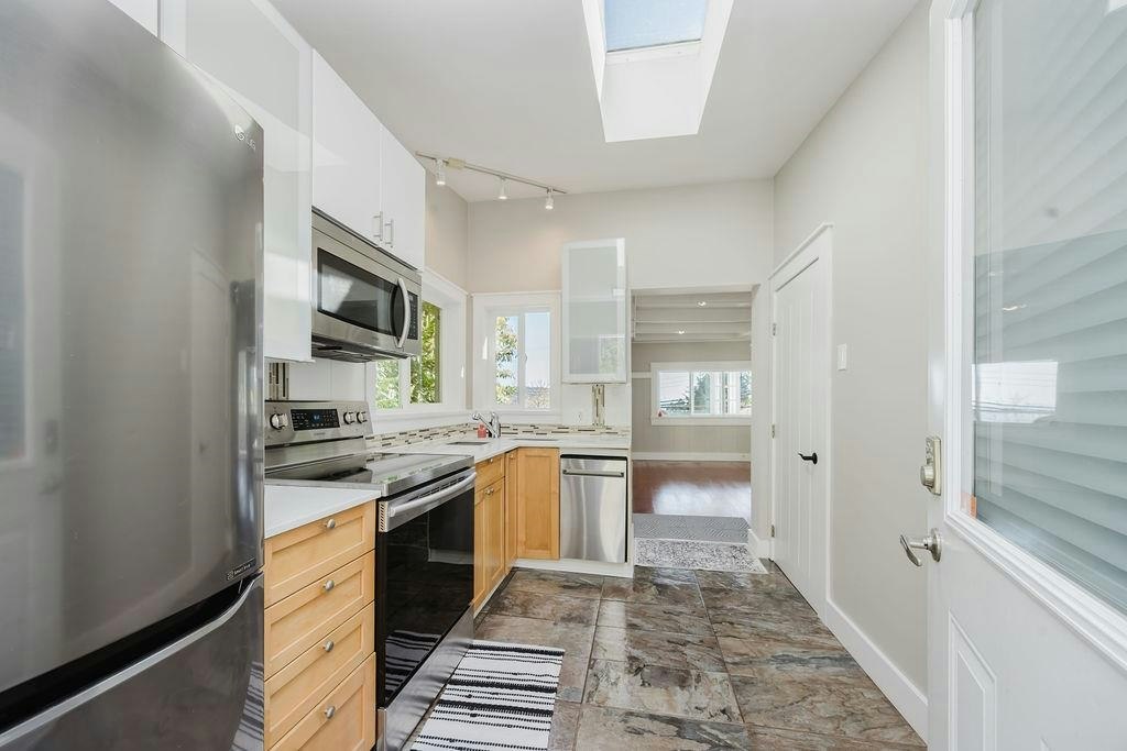 462 Central Avenue, Gibsons, BC, V0N 1V1 - 11