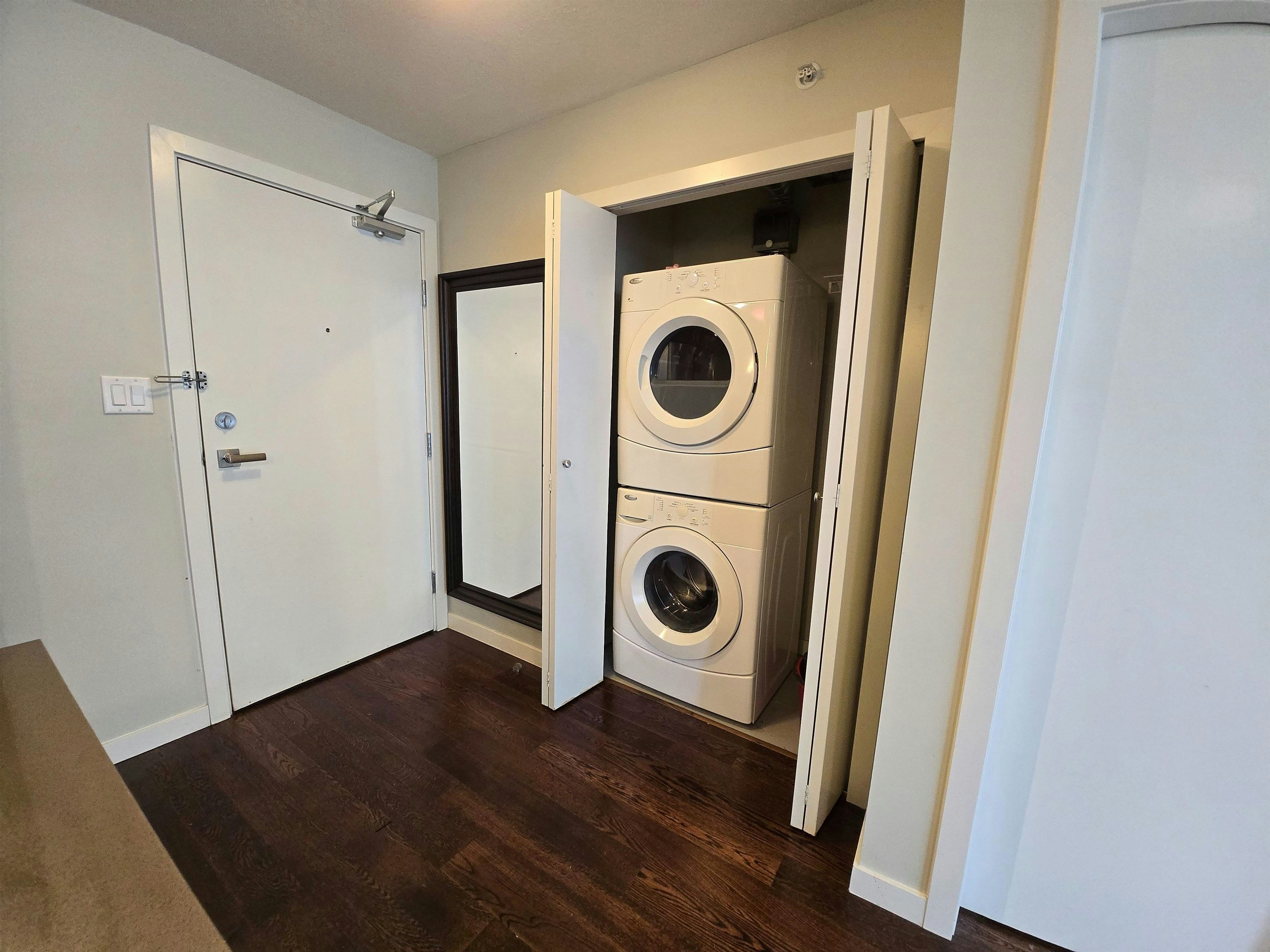 8XX,  7117 Elmbridge Way, Richmond, BC, V6X 0J2 - 9