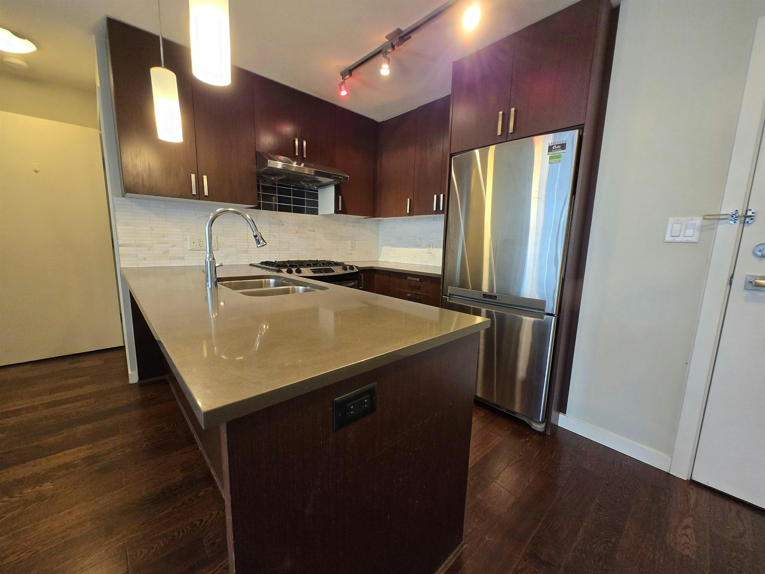 8XX,  7117 Elmbridge Way, Richmond, BC, V6X 0J2 - 5