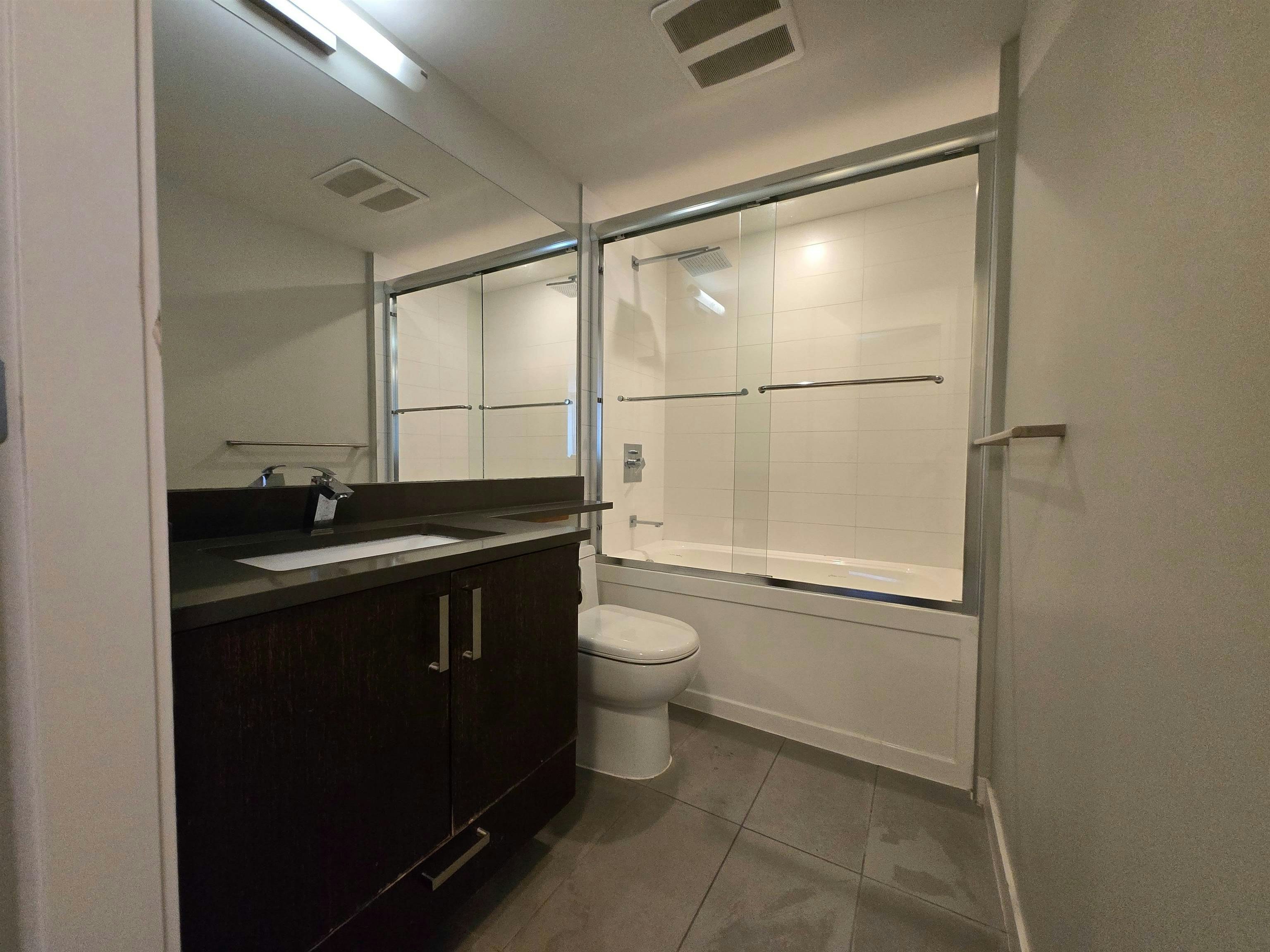 8XX,  7117 Elmbridge Way, Richmond, BC, V6X 0J2 - 7