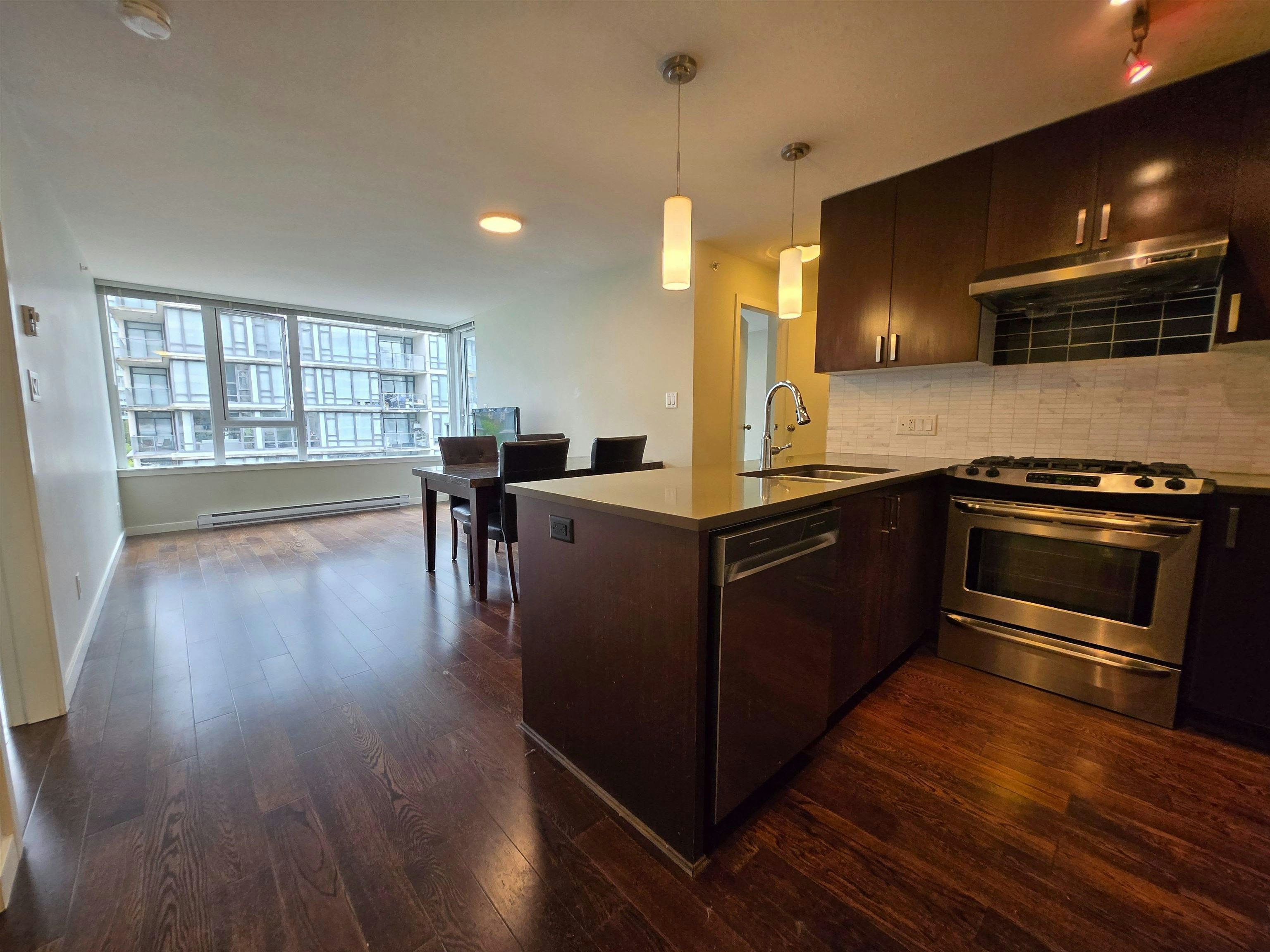 8XX,  7117 Elmbridge Way, Richmond, BC, V6X 0J2 - 4