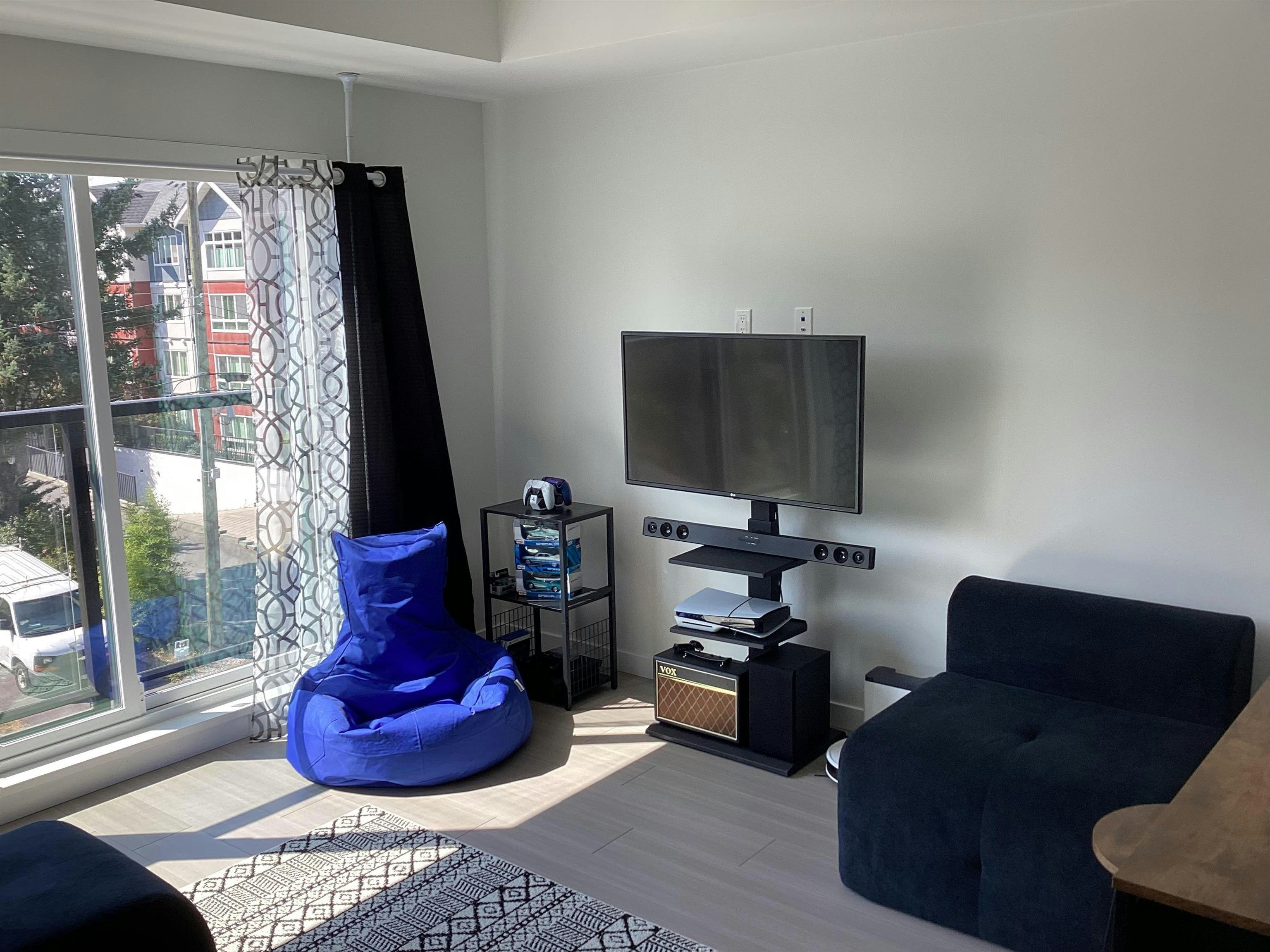 303-2277 Hawthorne Avenue, Port Coquitlam, BC, V3C 1W7 - 4