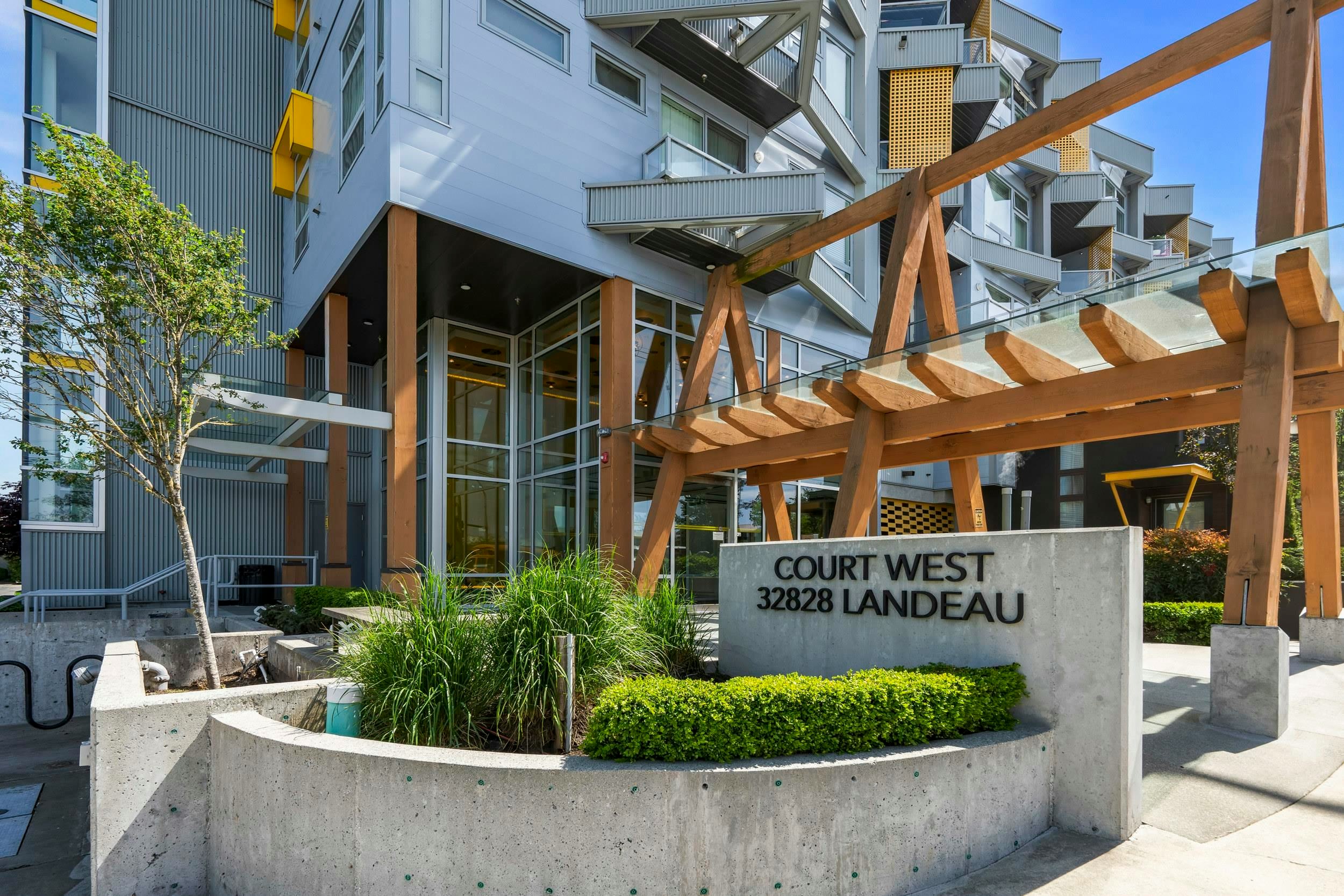 407-32838 Landeau Place - 2
