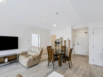 407-32838 Landeau Place - 5