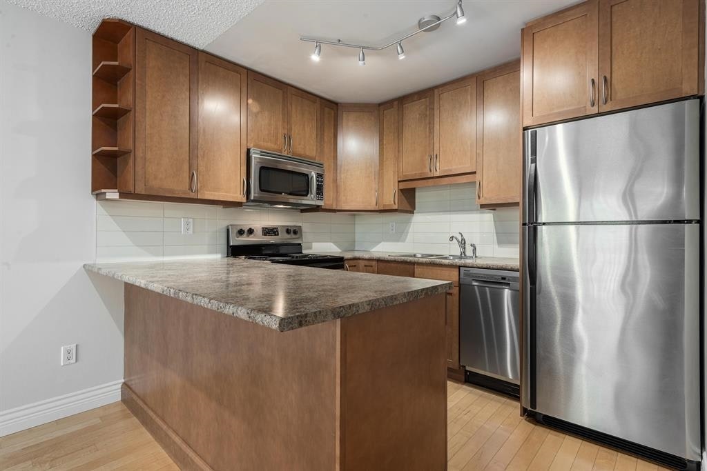 401-2920 Ash Street, Vancouver, BC, V5Z 4A6
