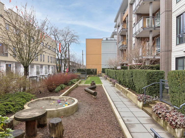 210-625 E 3rd Street, North Vancouver, BC, V7L 1G6 - 19