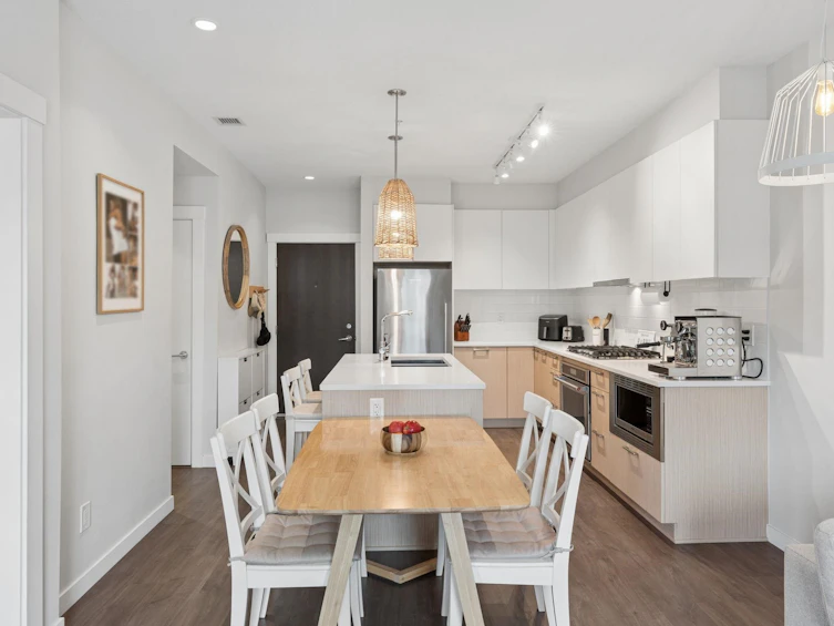 210-625 E 3rd Street, North Vancouver, BC, V7L 1G6 - 4