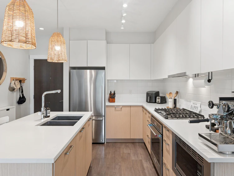 210-625 E 3rd Street, North Vancouver, BC, V7L 1G6 - 5