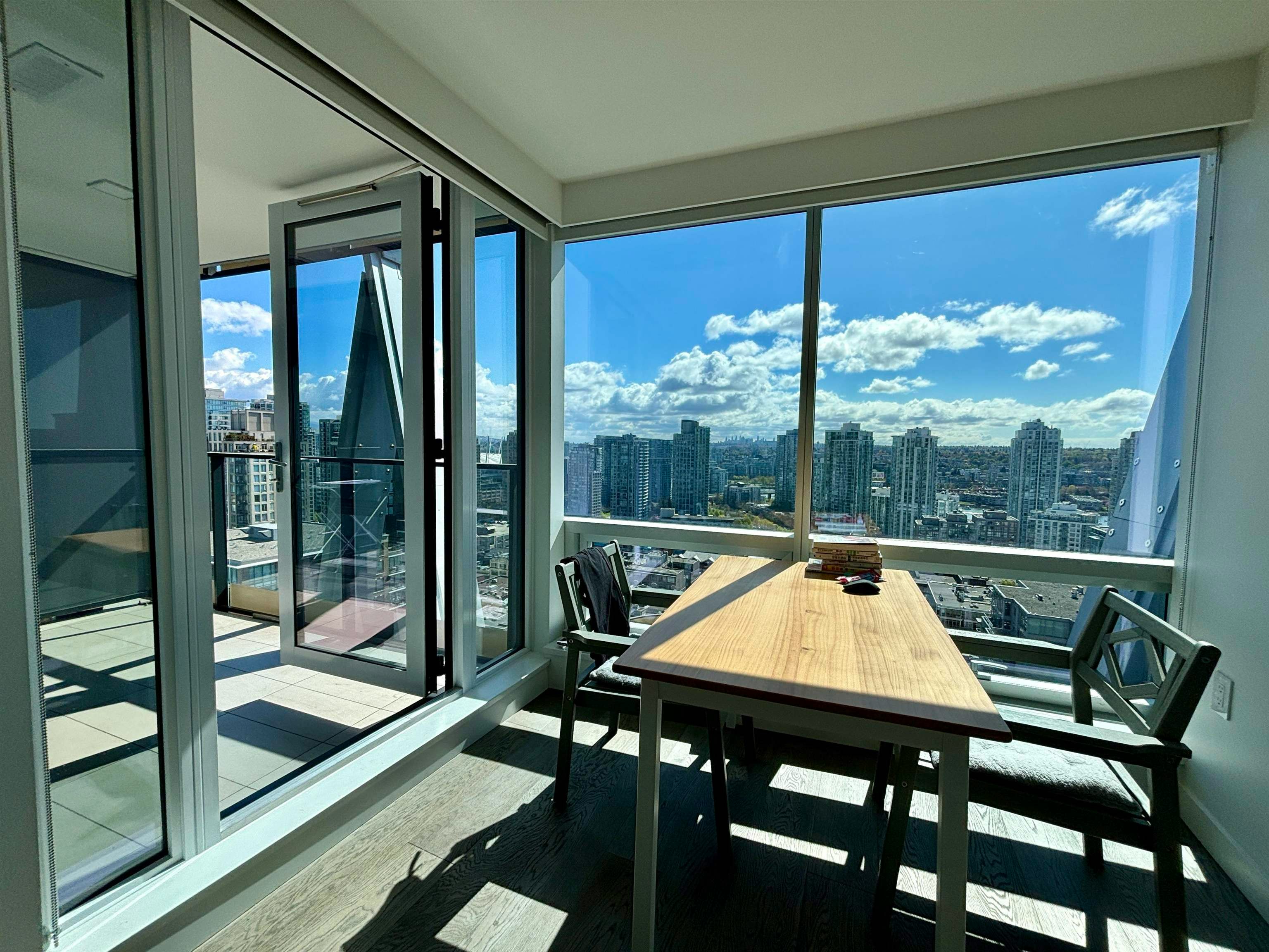 1111 Richards Street, Vancouver, BC, V6B 0S3