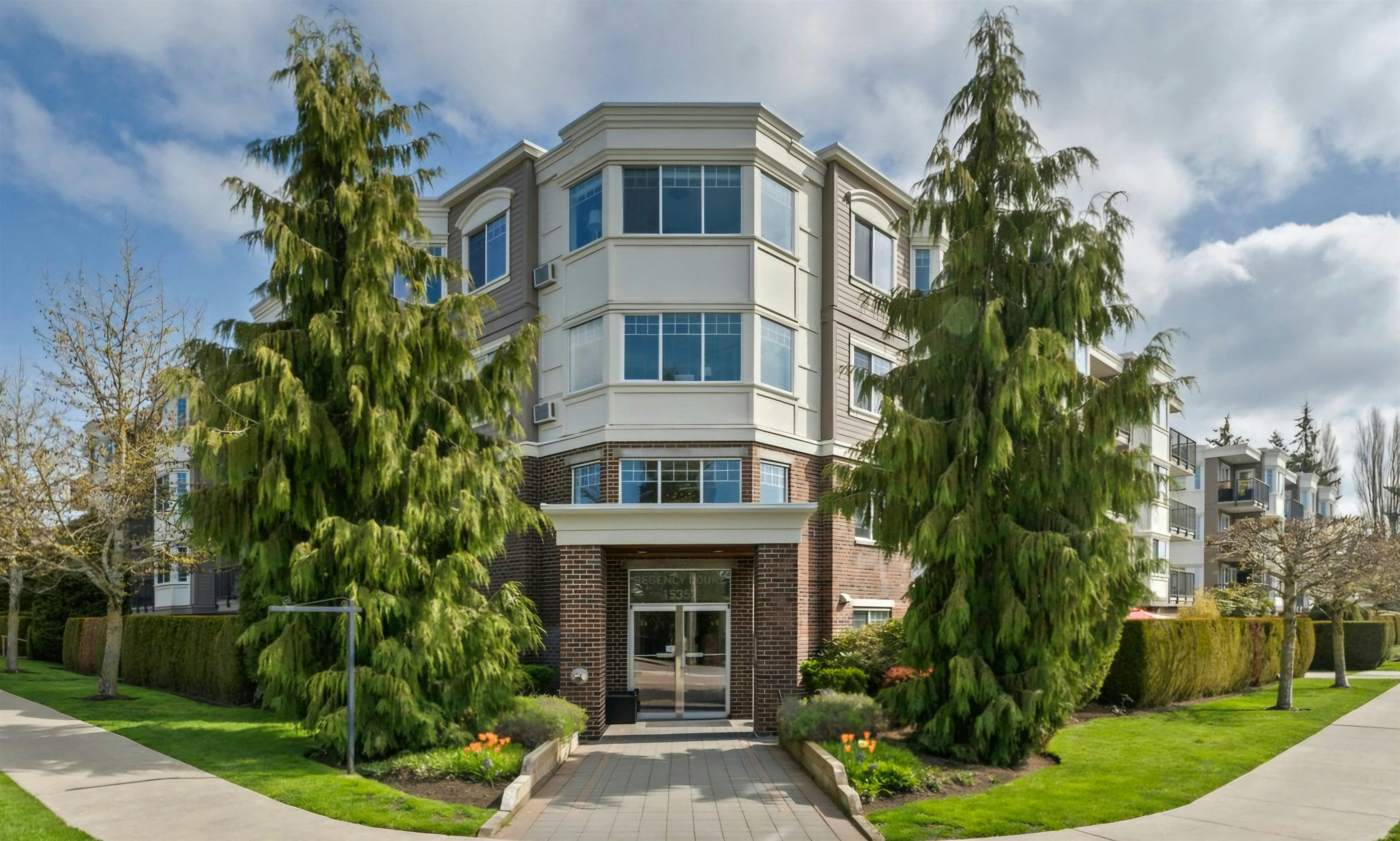 PH-5-15357 Roper Avenue, Surrey, BC, V6B 2G2