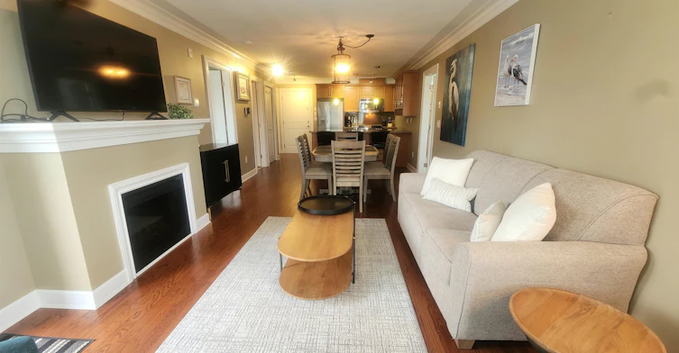 15357 Roper Avenue, Surrey, BC, V6B 2G2